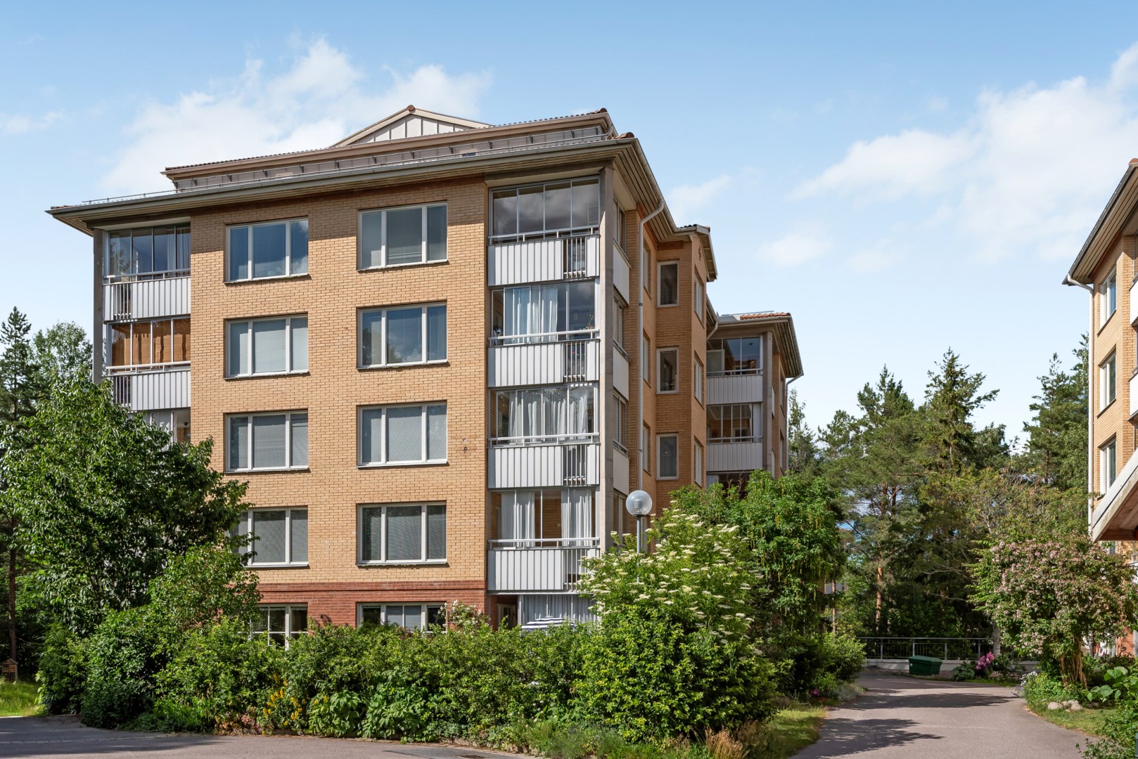 Bostadsbild från Stenbrohultsvägen 111, Såld i Sävja, Uppsala