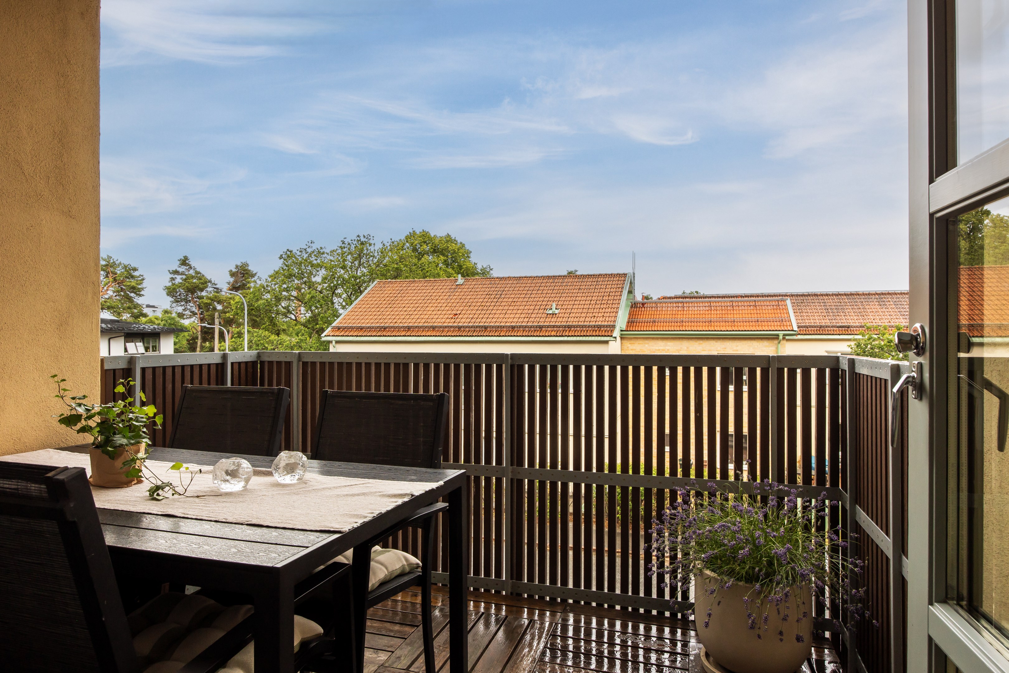 Bostadsbild från Tallidsvägen 2, Såld i Finntorp, Nacka