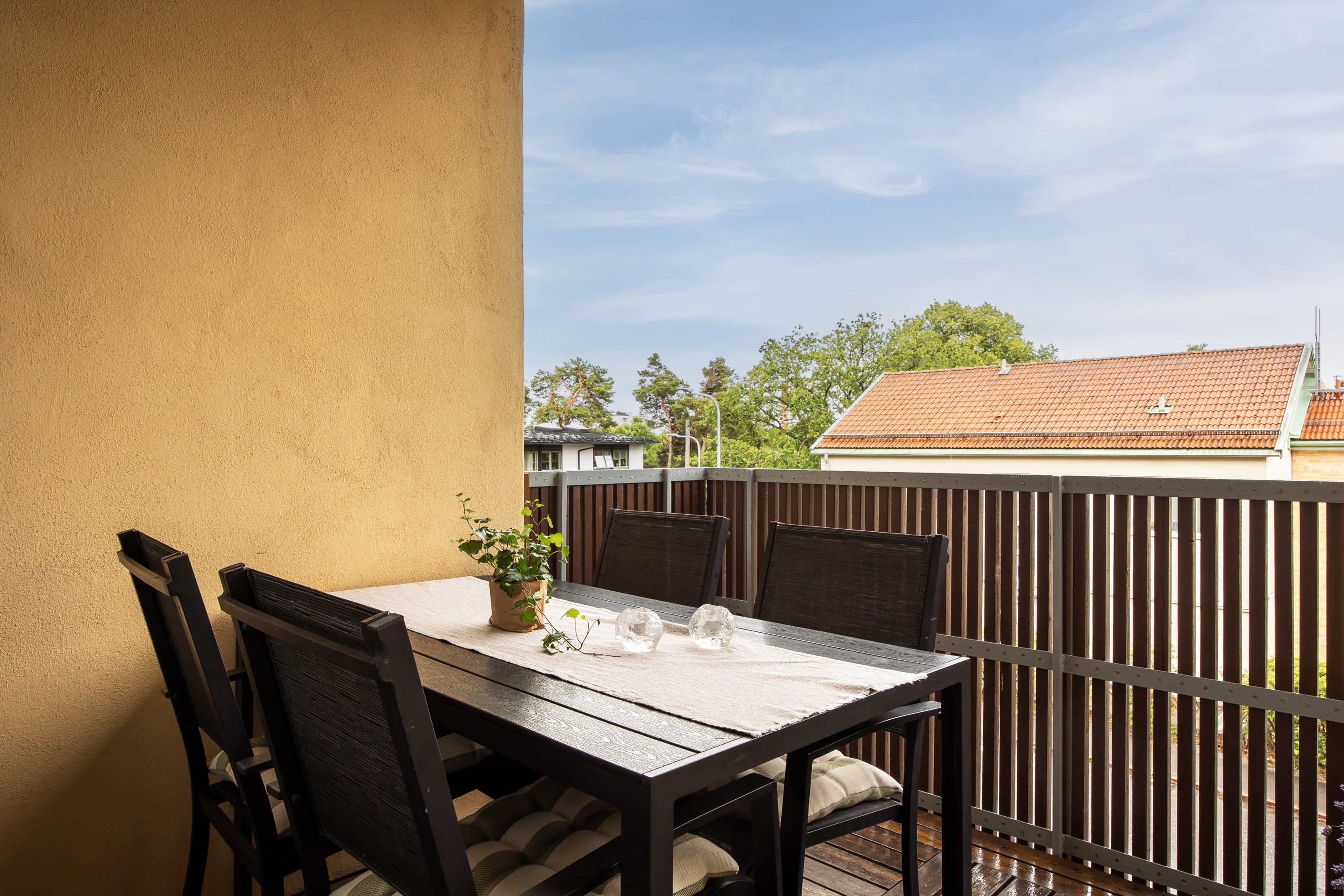 Bostadsbild från Tallidsvägen 2, Såld i Finntorp, Nacka