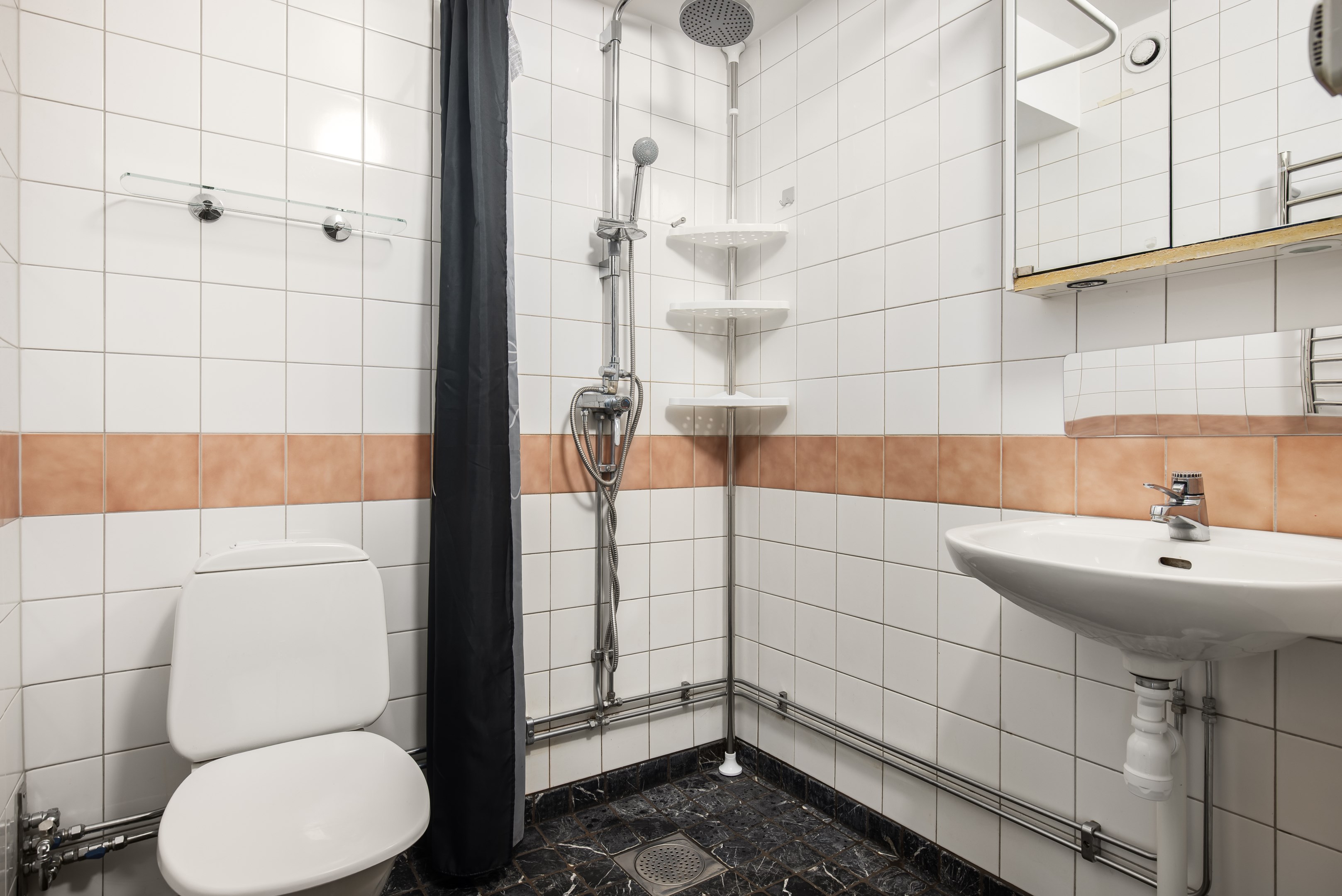 Bostadsbild från Utövägen 19, Såld i Västra Orminge, Nacka