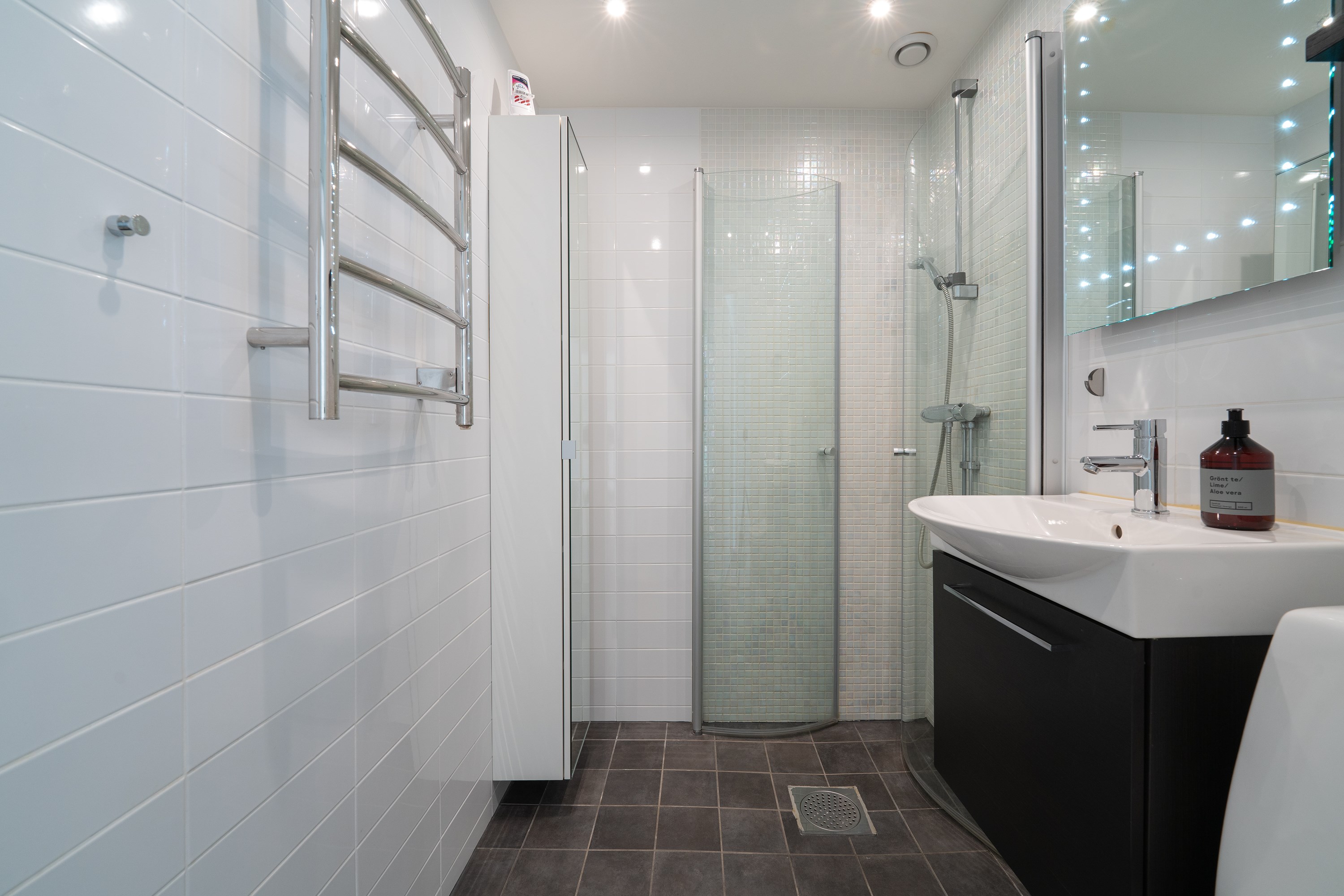 Bostadsbild från Tullingebergsvägen 4B, Såld i G:a Tullingeberg, Botkyrka