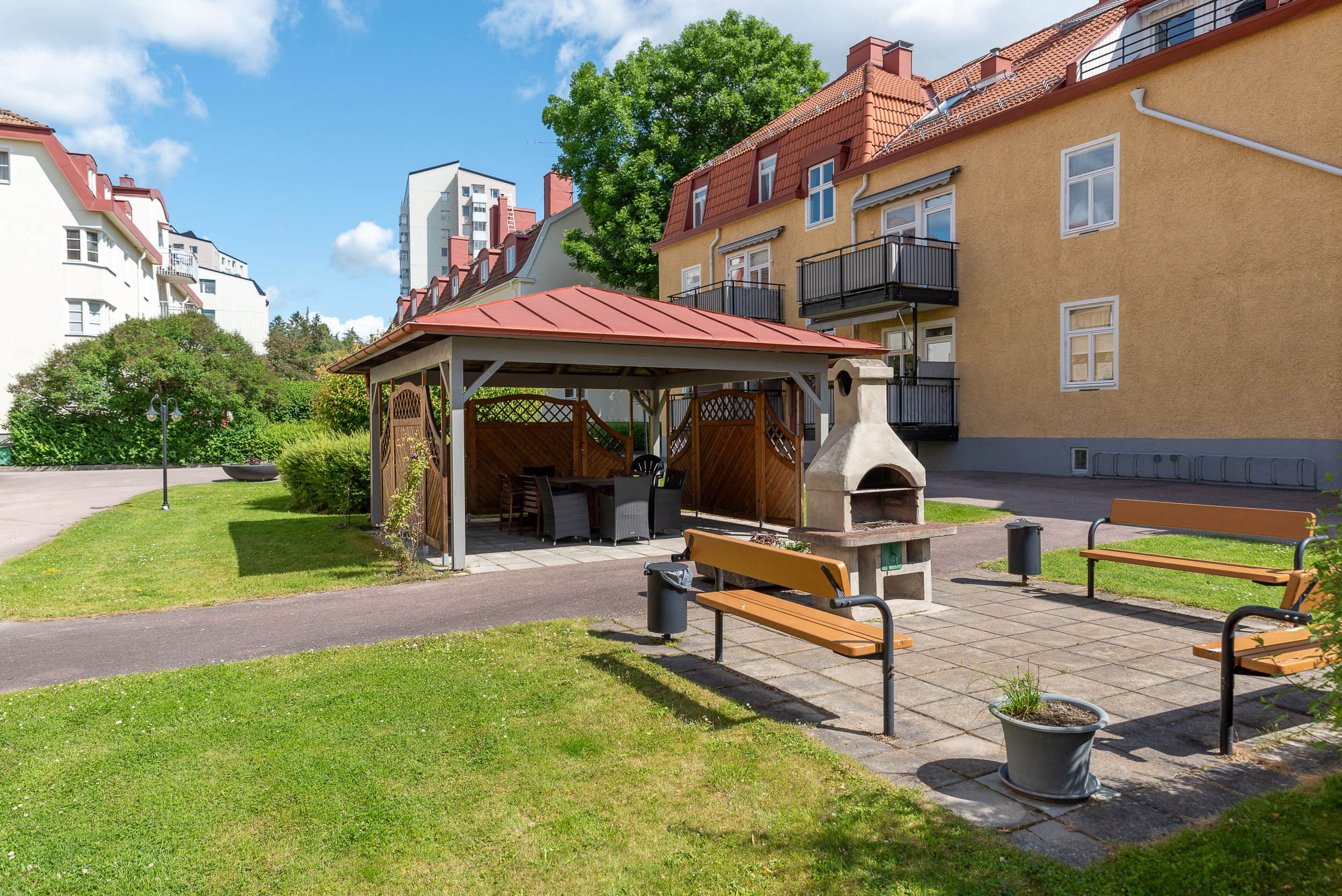 Bostadsbild från Lovisebergsvägen 4A, Såld i Karlsdal, Västerås