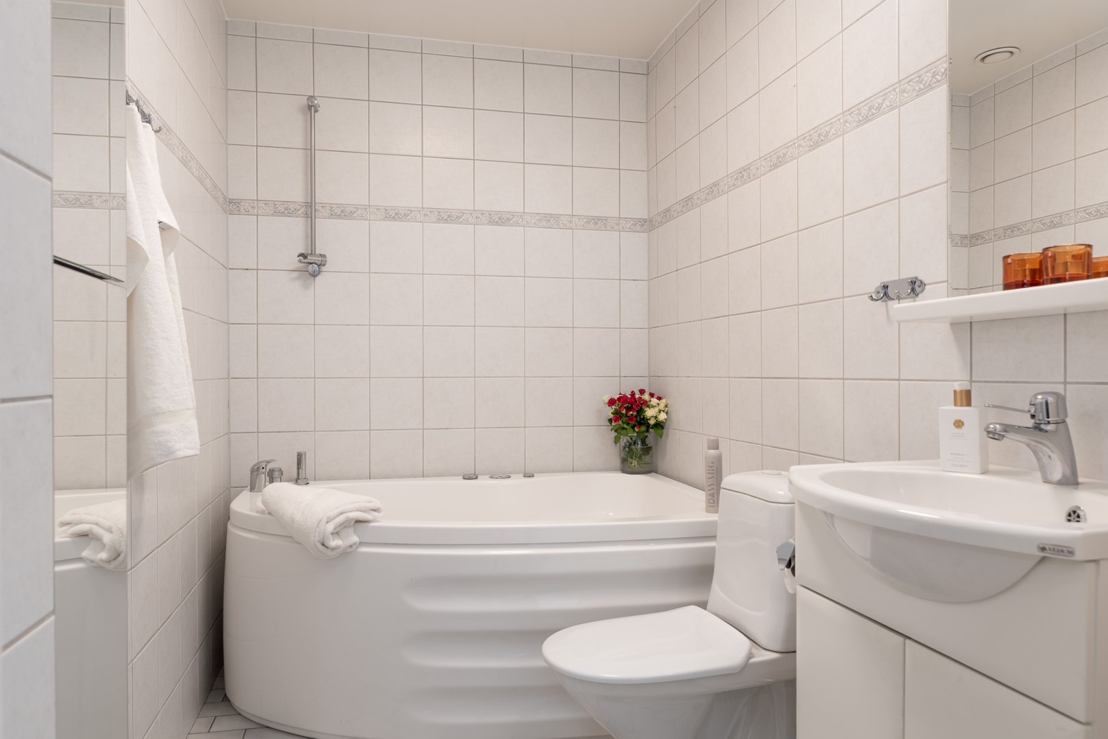 Bostadsbild från Lovisebergsvägen 4A, Till salu i Karlsdal, Västerås