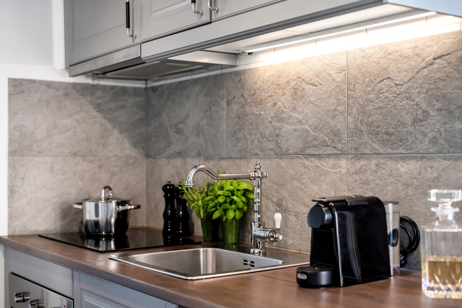 Bostadsbild från Rundelsgränd 8, Såld i Öfre Slotts, Uppsala