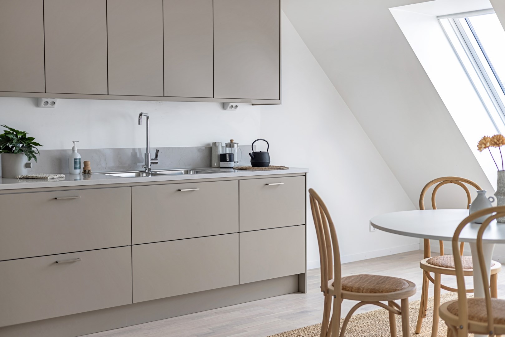 Bostadsbild från Kungsgatan 66C, Till salu i Centrum, Uppsala