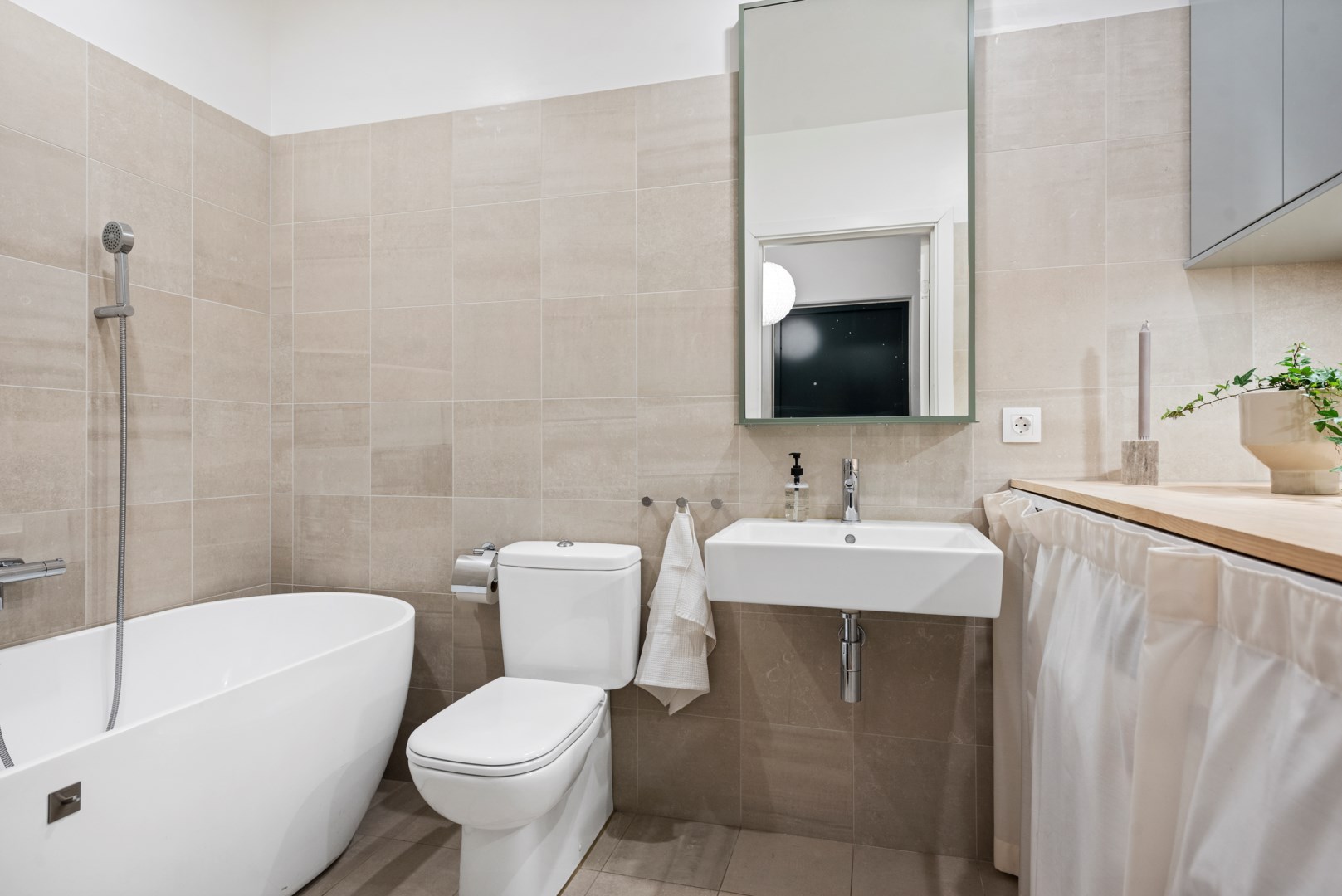 Bostadsbild från Tollareslingan 7, 7 tr, Såld i Tollare, Nacka