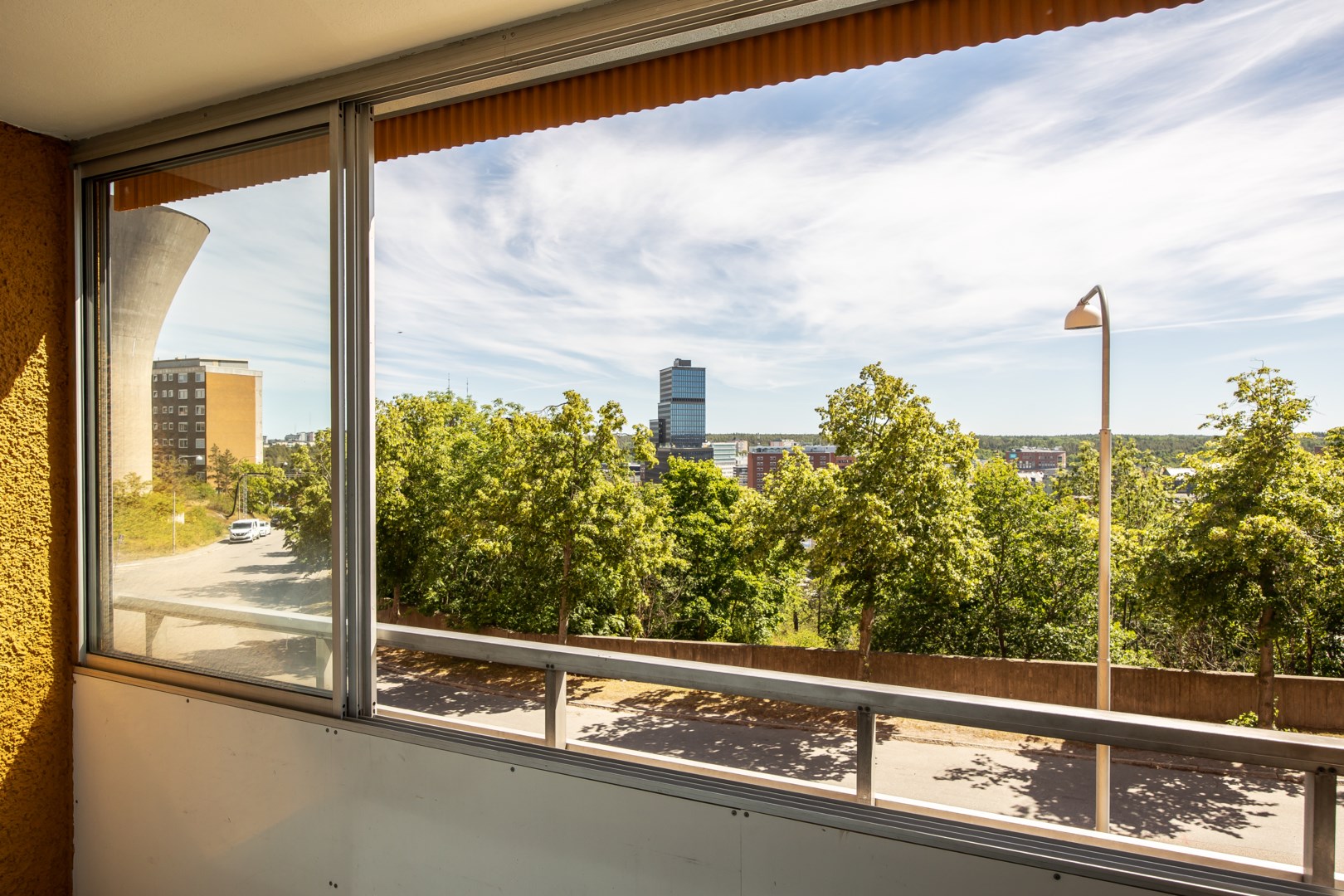 Bostadsbild från Henriksdalsringen 63, Till salu i Henriksdalsberget, Nacka