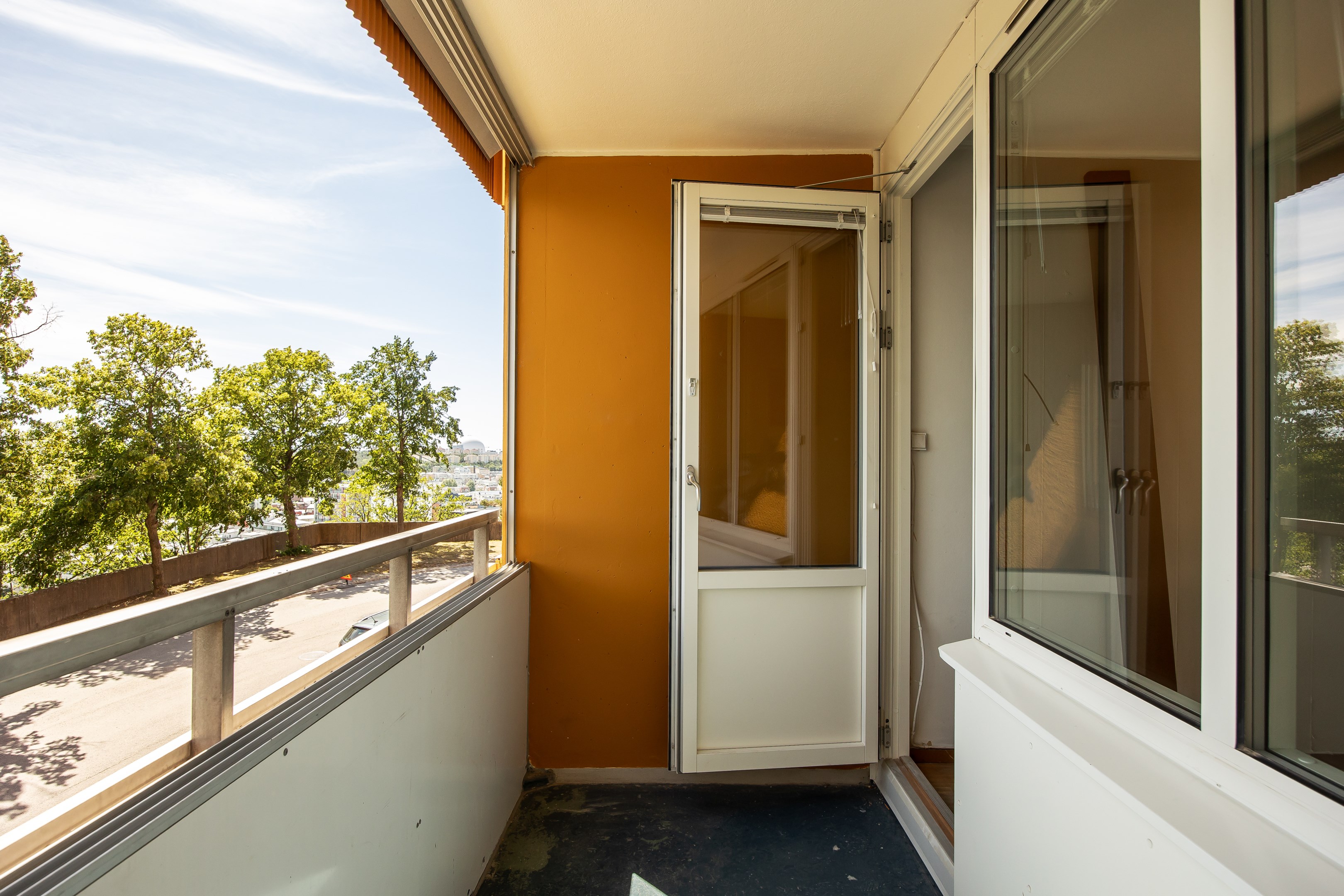 Bostadsbild från Henriksdalsringen 63, Till salu i Henriksdalsberget, Nacka