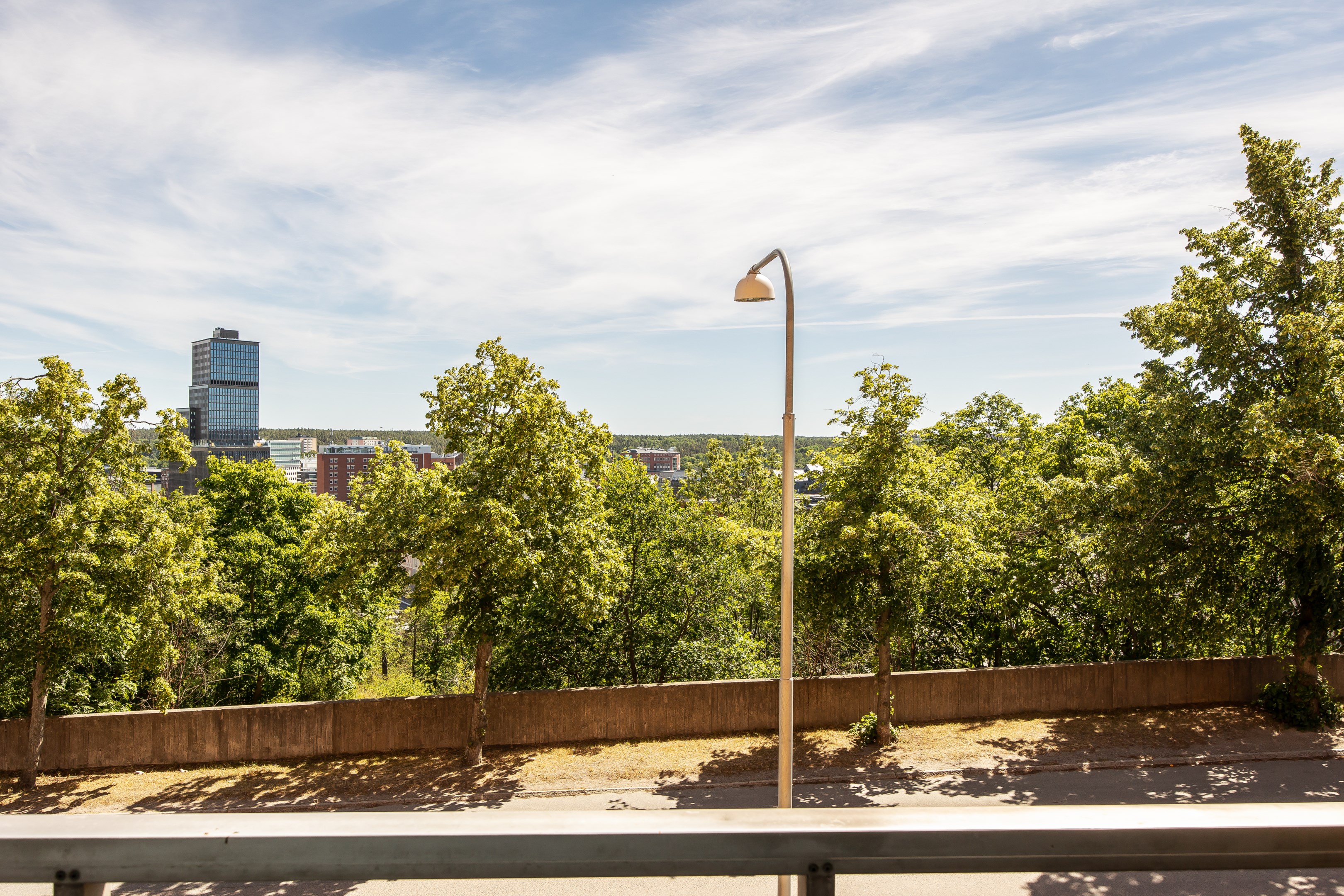 Bostadsbild från Henriksdalsringen 63, Till salu i Henriksdalsberget, Nacka