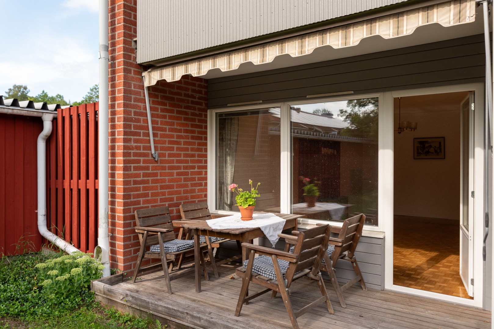 Bostadsbild från Lagmansgatan 11, Såld i Dingtuna, Västerås