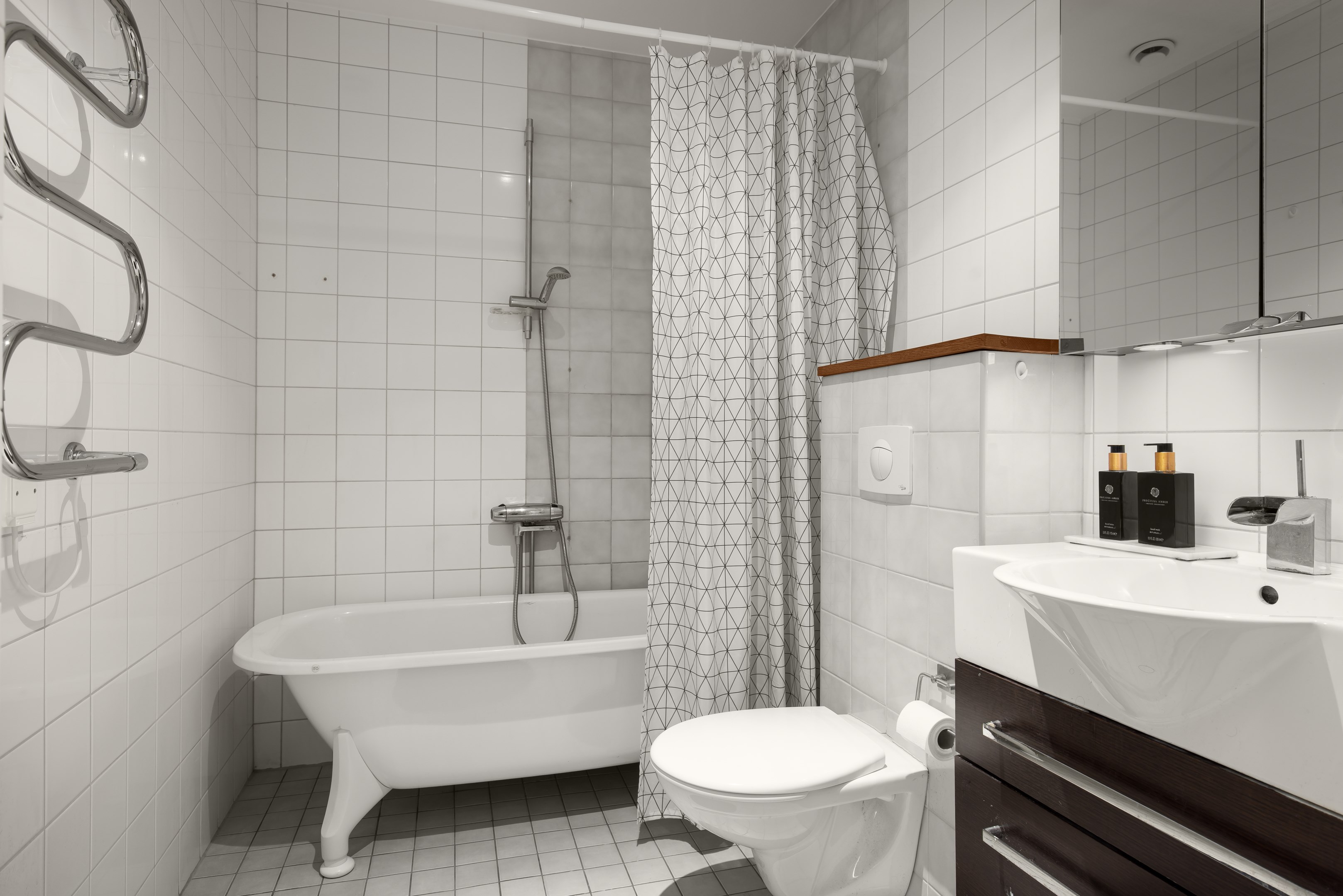 Bostadsbild från Beckasinvägen 24, Till salu i Saltängen, Nacka