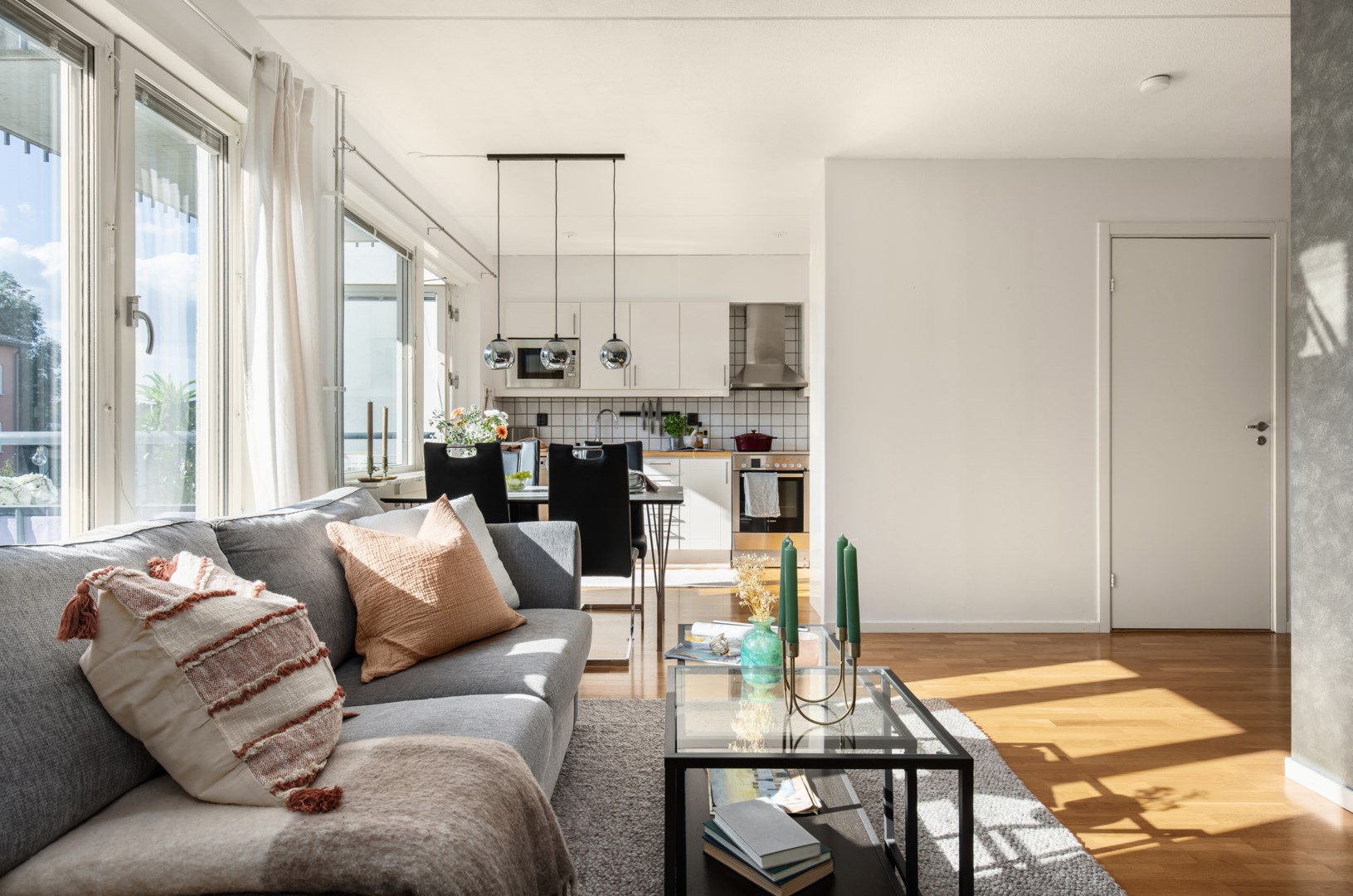 Bostadsbild från Munkhättevägen 23A, Såld i Tumba Park, Botkyrka