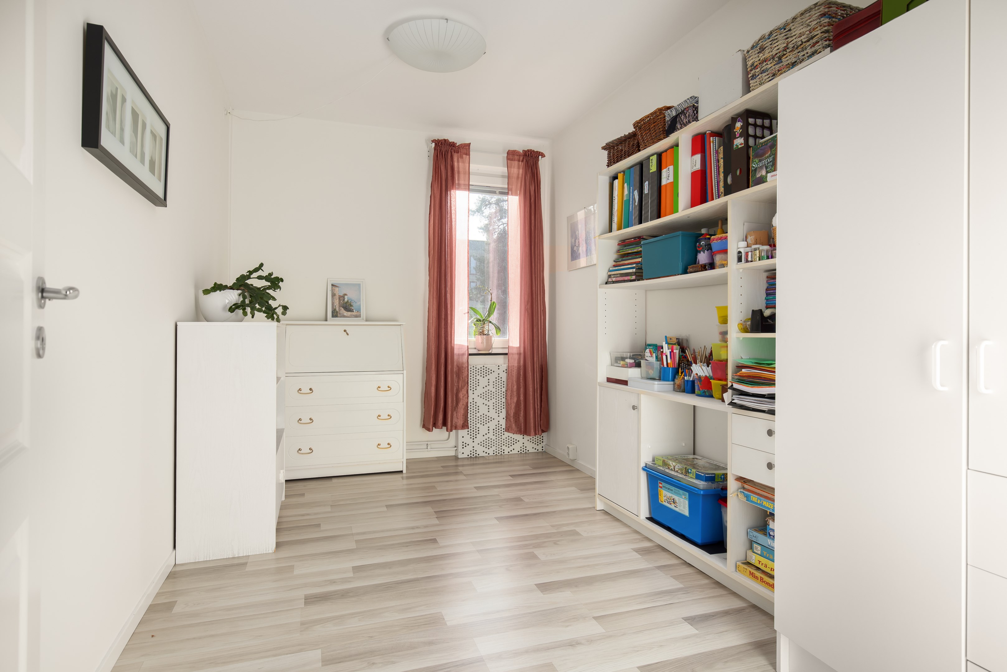 Bostadsbild från Utövägen 22, Till salu i Västra Orminge, Nacka
