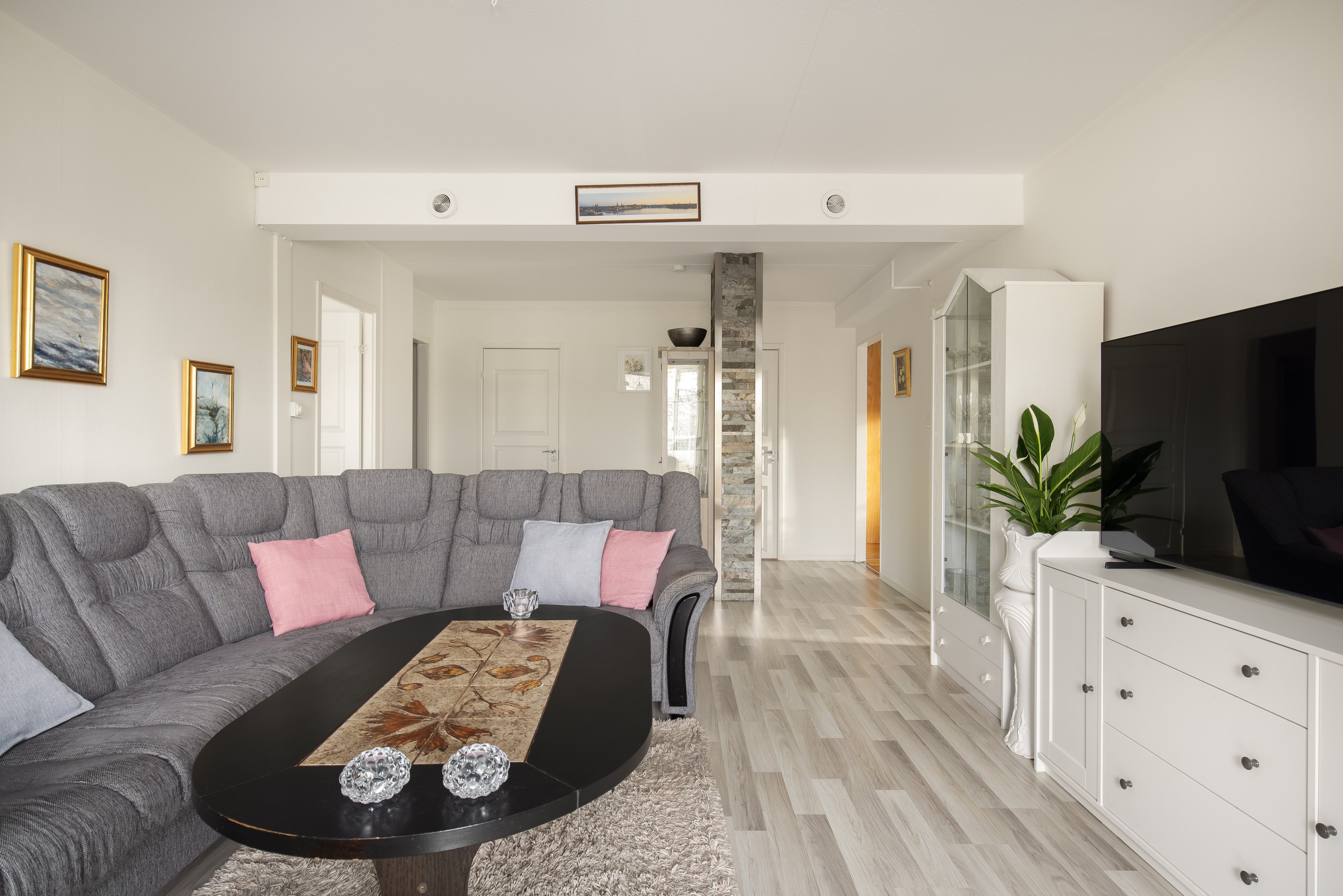 Bostadsbild från Utövägen 22, Till salu i Västra Orminge, Nacka