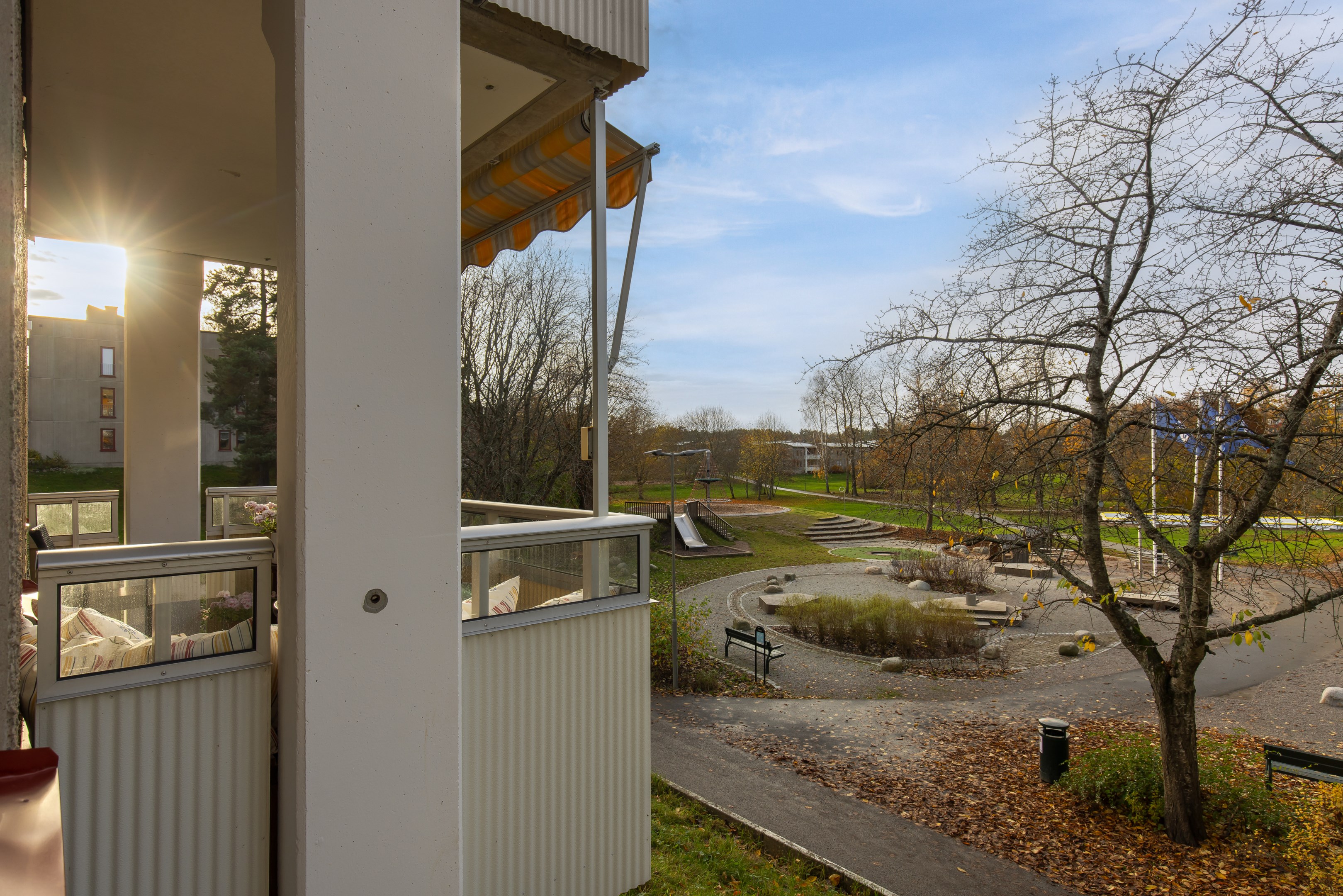 Bostadsbild från Utövägen 22, Till salu i Västra Orminge, Nacka