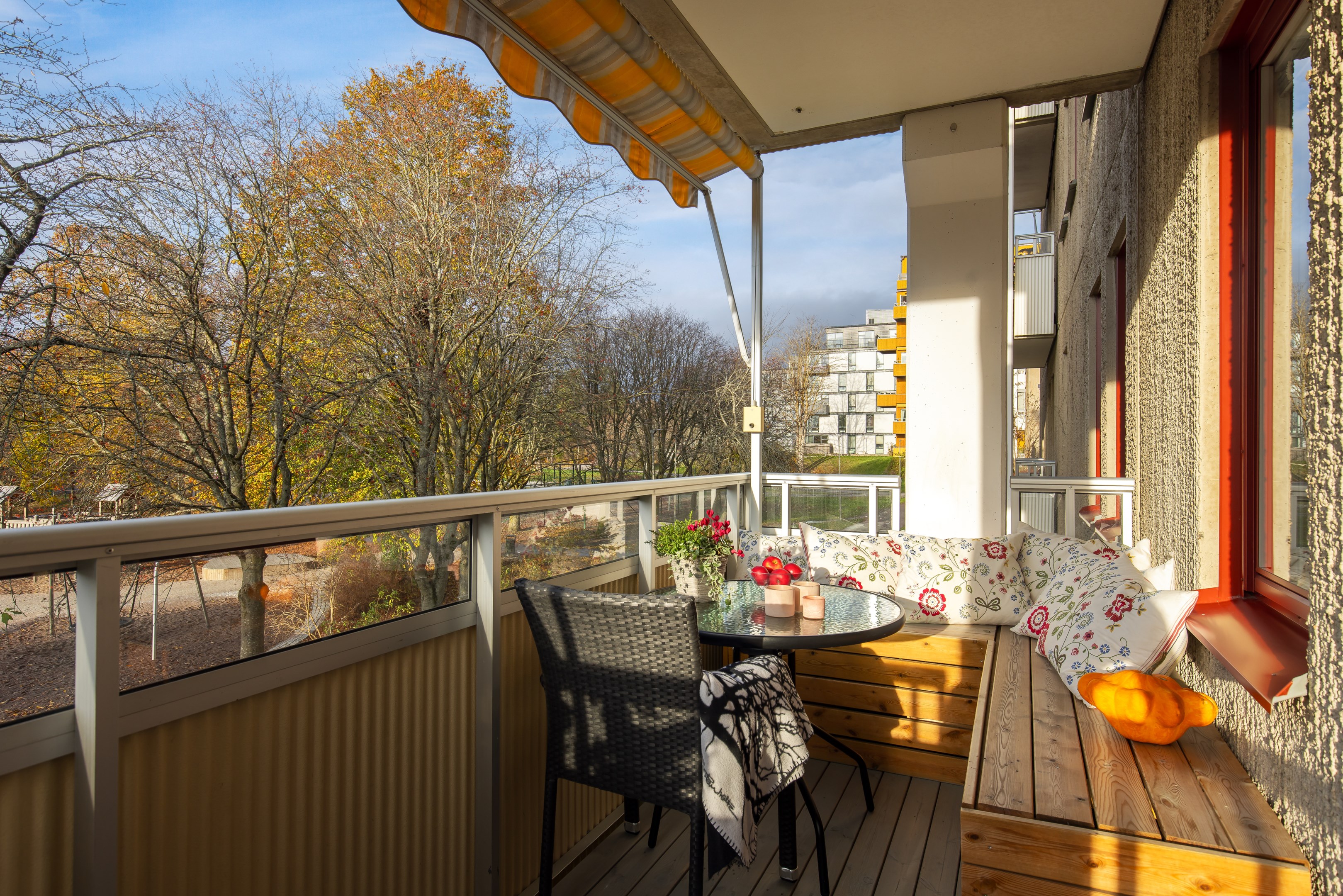 Bostadsbild från Utövägen 22, Till salu i Västra Orminge, Nacka