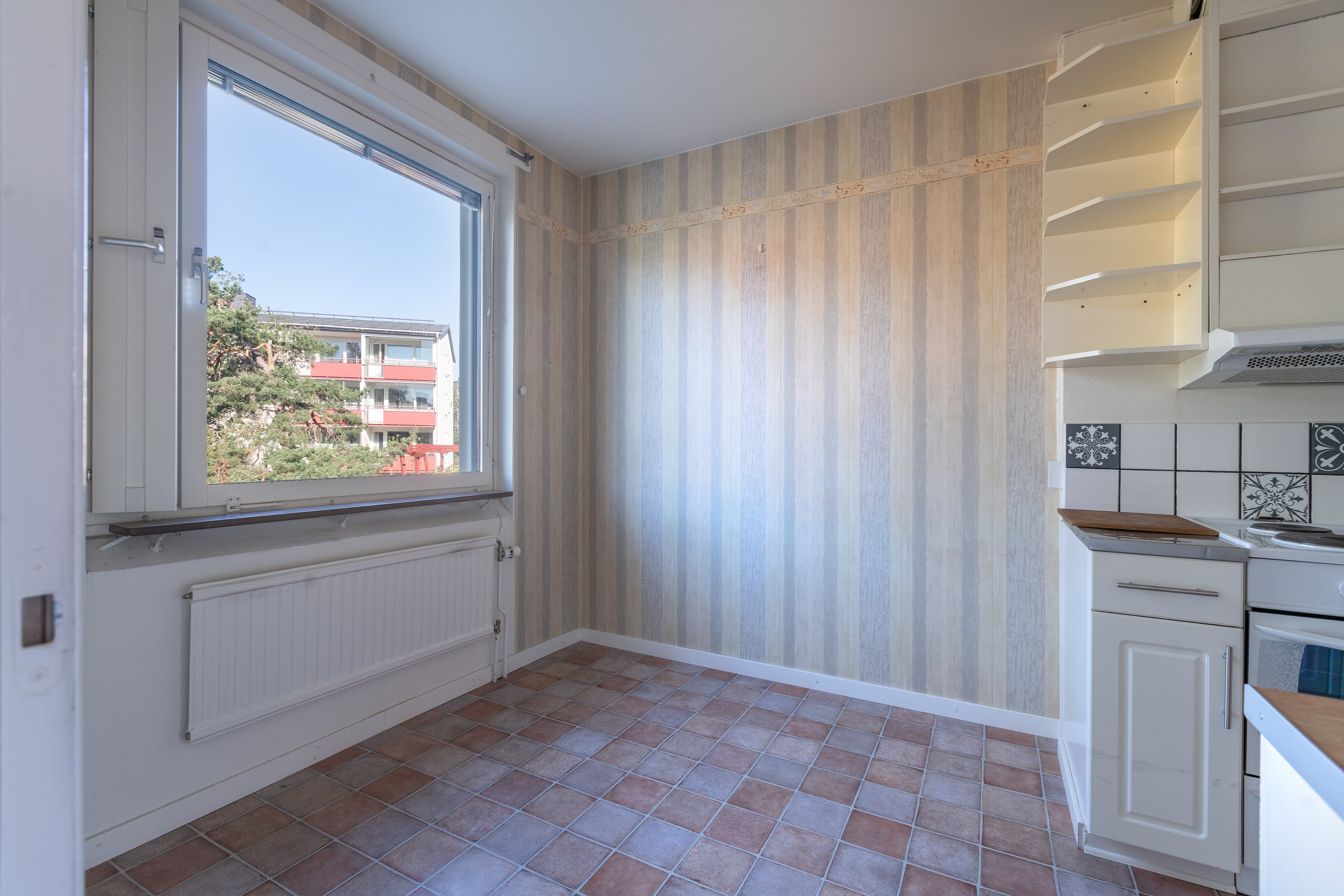 Bostadsbild från Tullingebergsvägen 52, Såld i G:a Tullingeberg, Botkyrka