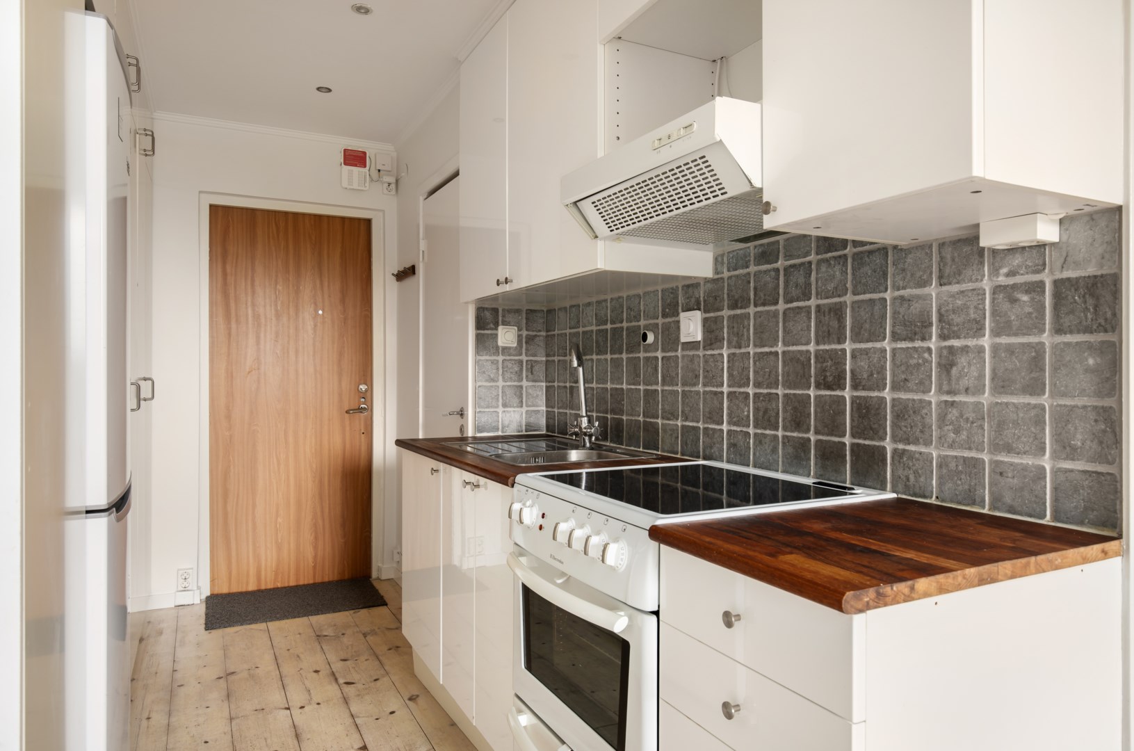 Bostadsbild från Karl Gerhards Väg 27, Till salu i Saltsjöbaden, Nacka