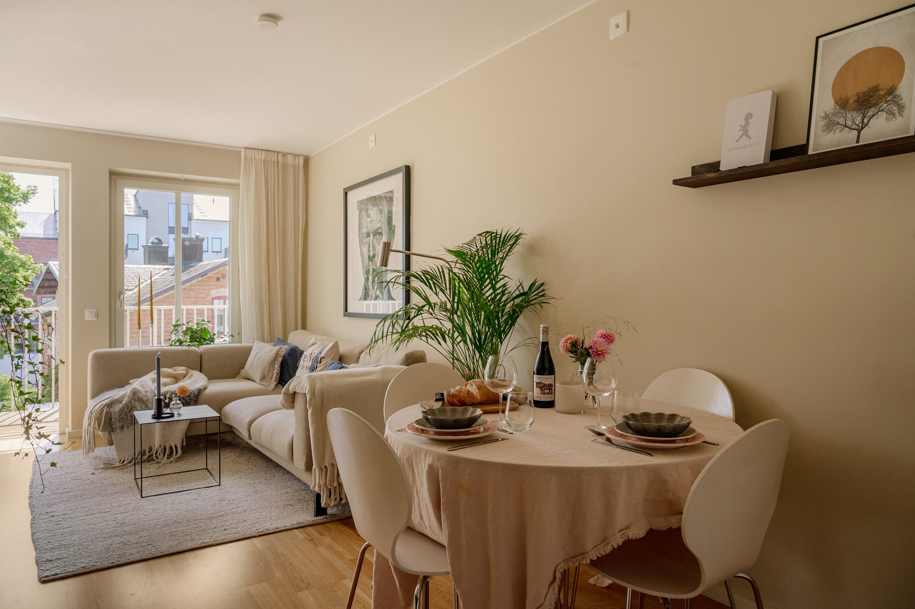 Bostadsbild från Chamottevägen 17, Såld i Porslinskvarteren, Värmdö