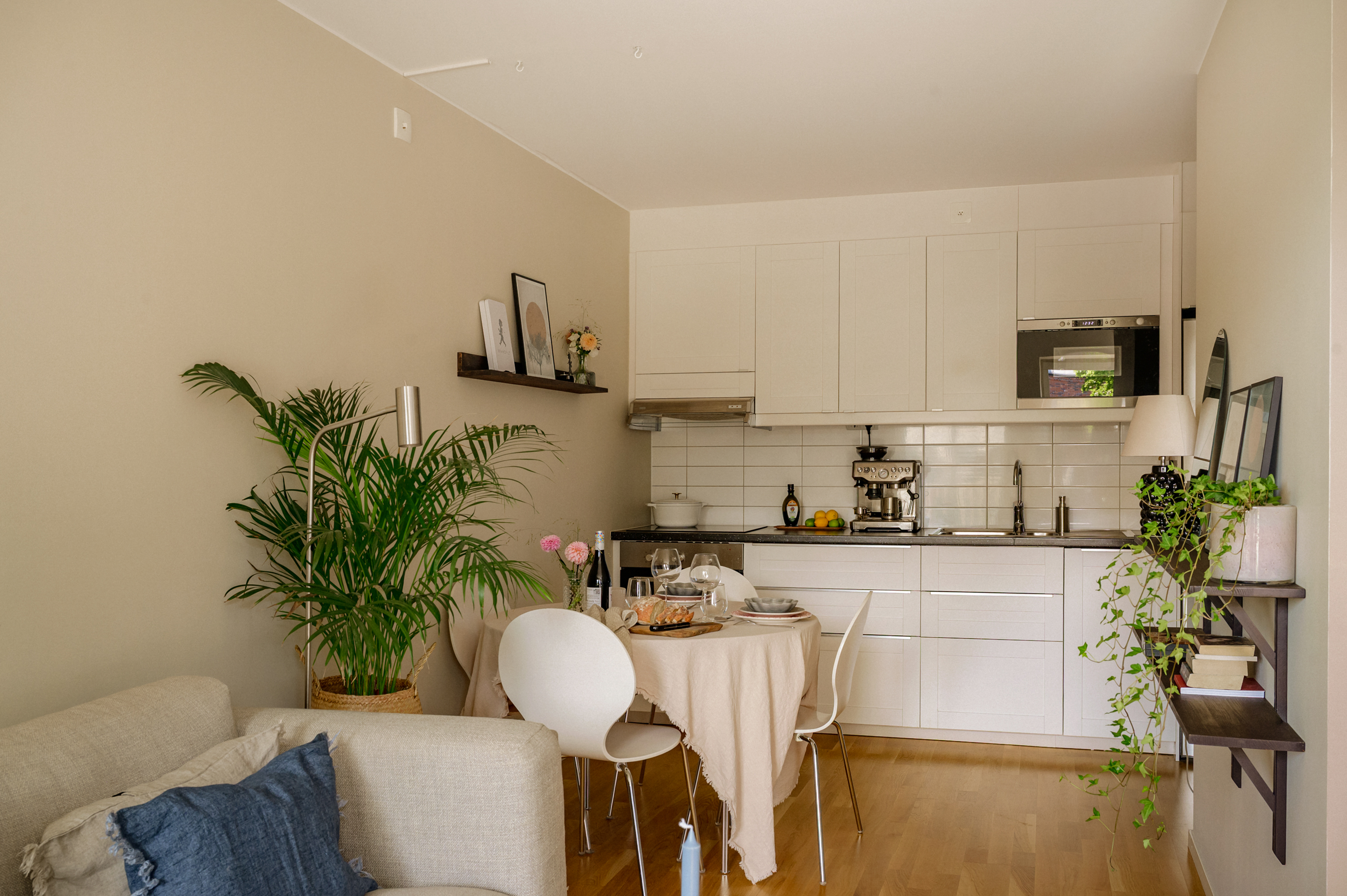 Bostadsbild från Chamottevägen 17, Såld i Porslinskvarteren, Värmdö