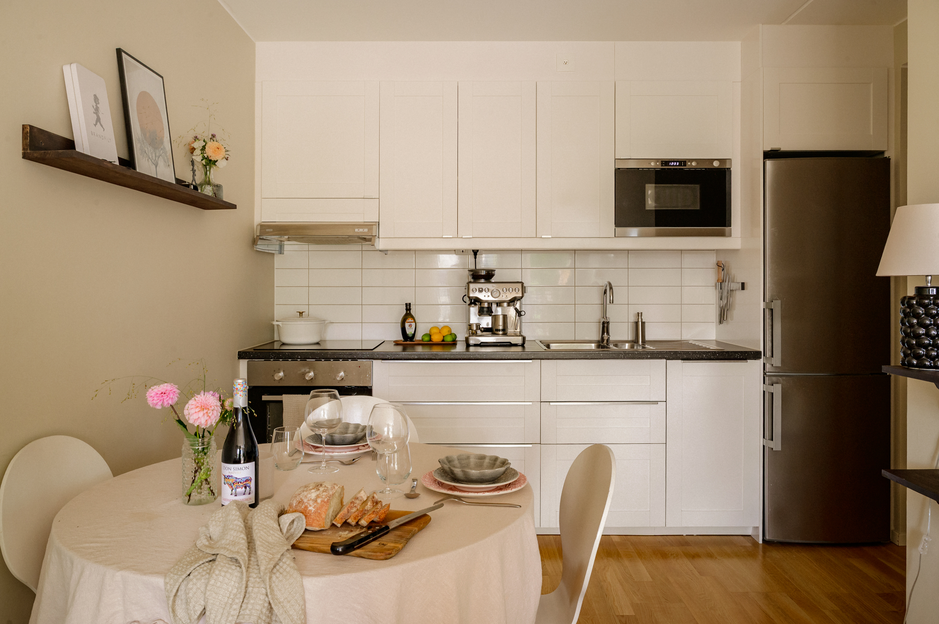 Bostadsbild från Chamottevägen 17, Såld i Porslinskvarteren, Värmdö