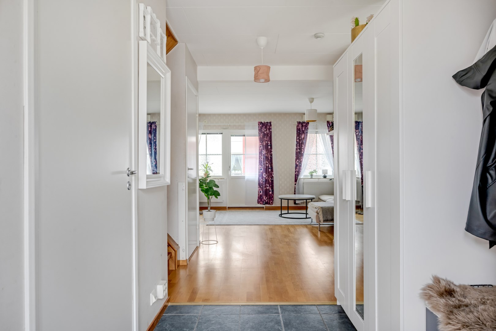 Bostadsbild från Stenhuggarvägen 37, Såld i Herrhagen, Uppsala