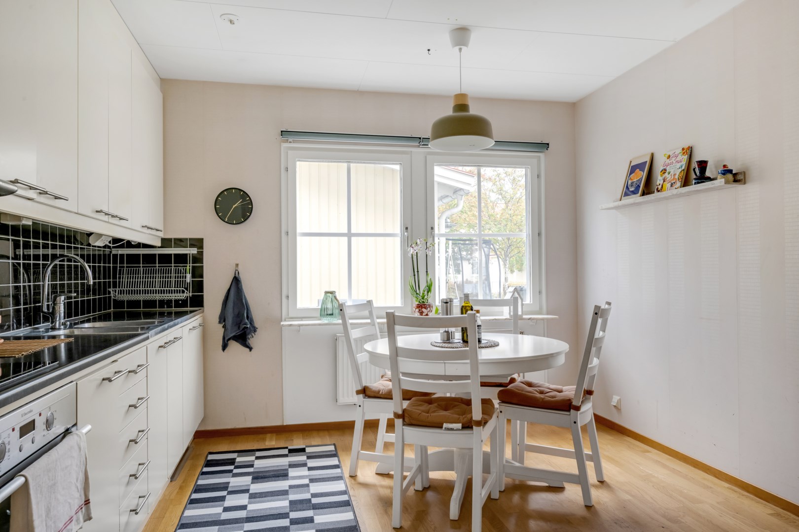 Bostadsbild från Stenhuggarvägen 37, Såld i Herrhagen, Uppsala
