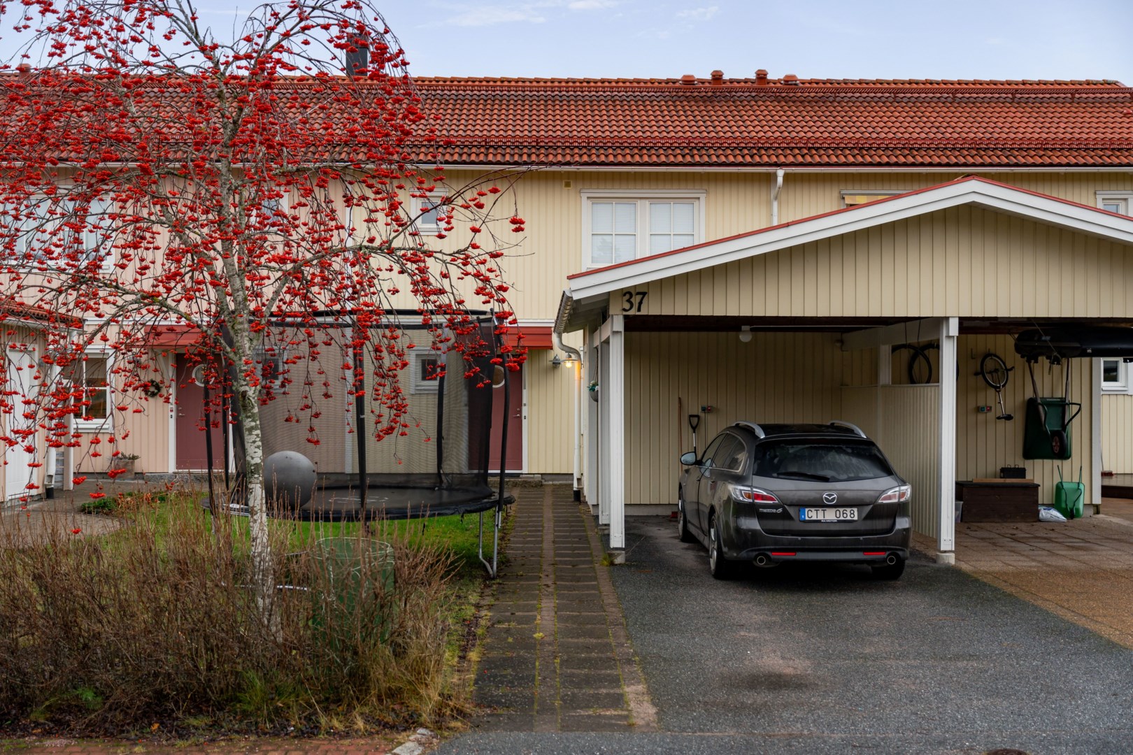 Bostadsbild från Stenhuggarvägen 37, Såld i Herrhagen, Uppsala