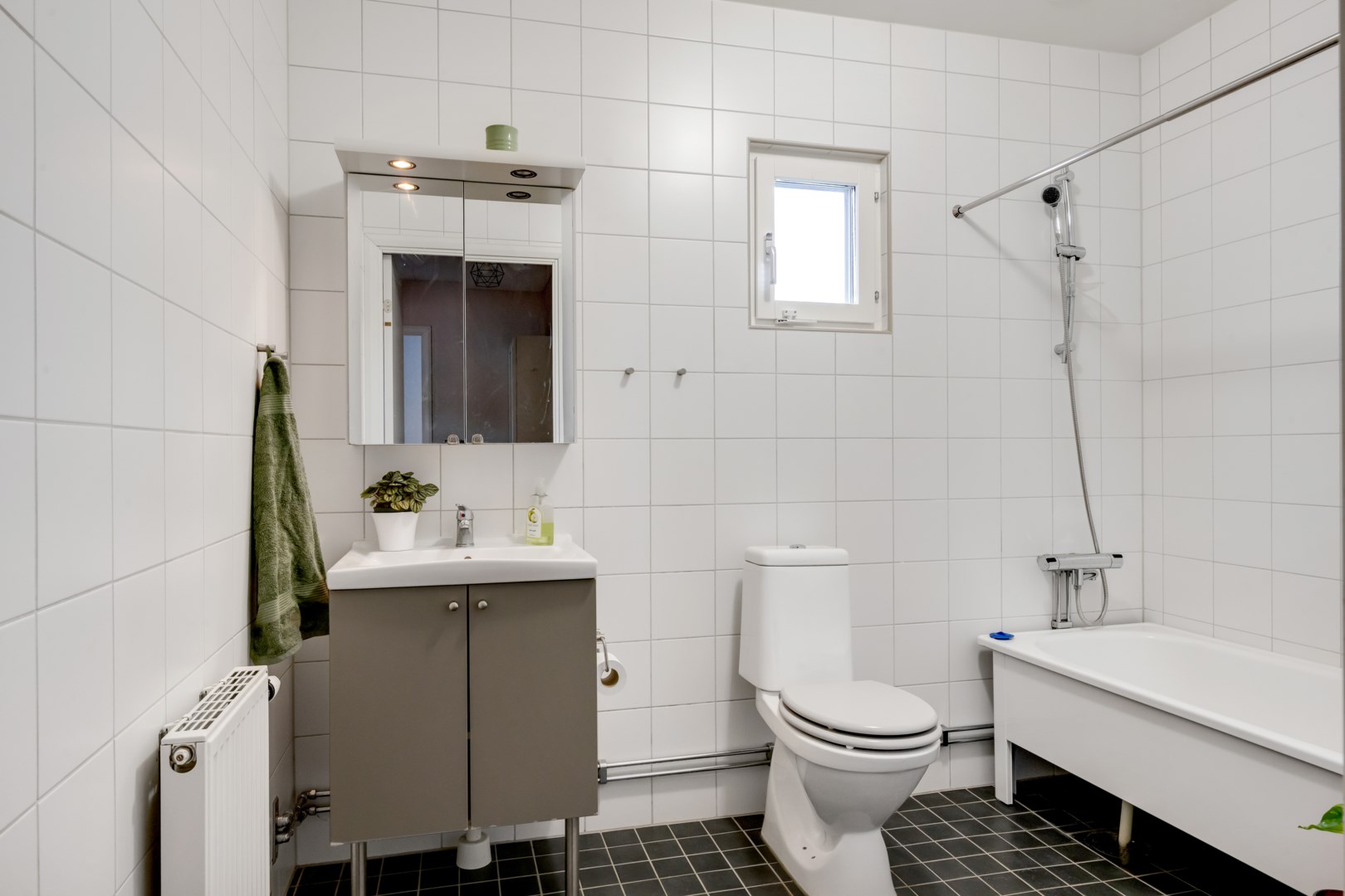 Bostadsbild från Stenhuggarvägen 37, Såld i Herrhagen, Uppsala