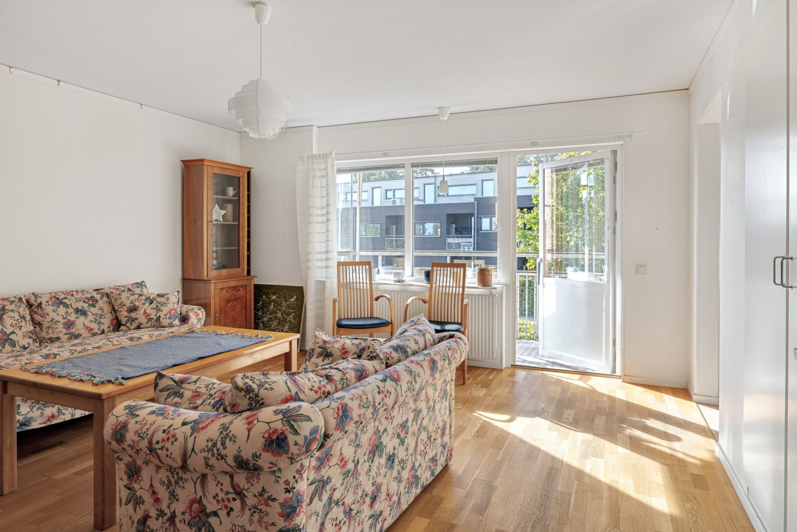 Bostadsbild från Flogstavägen 5A, Till salu i Ekeby, Uppsala