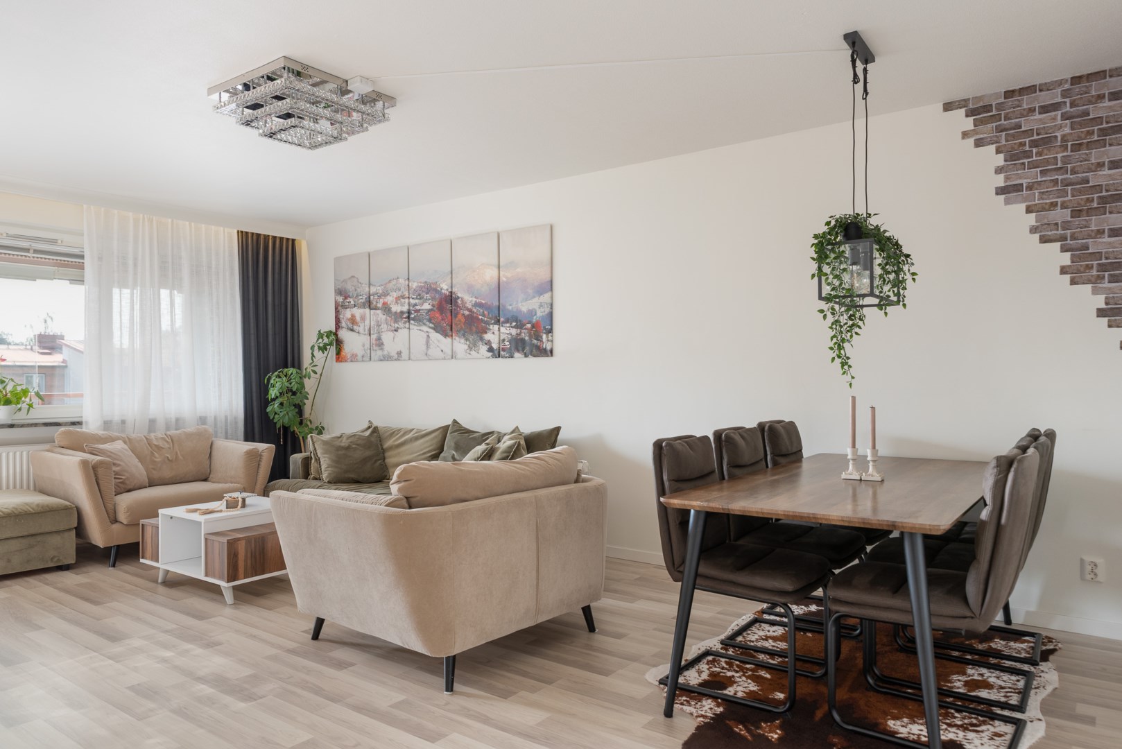 Bostadsbild från Gunnilbogatan 18E, Kommande i Malmaberg, Västerås