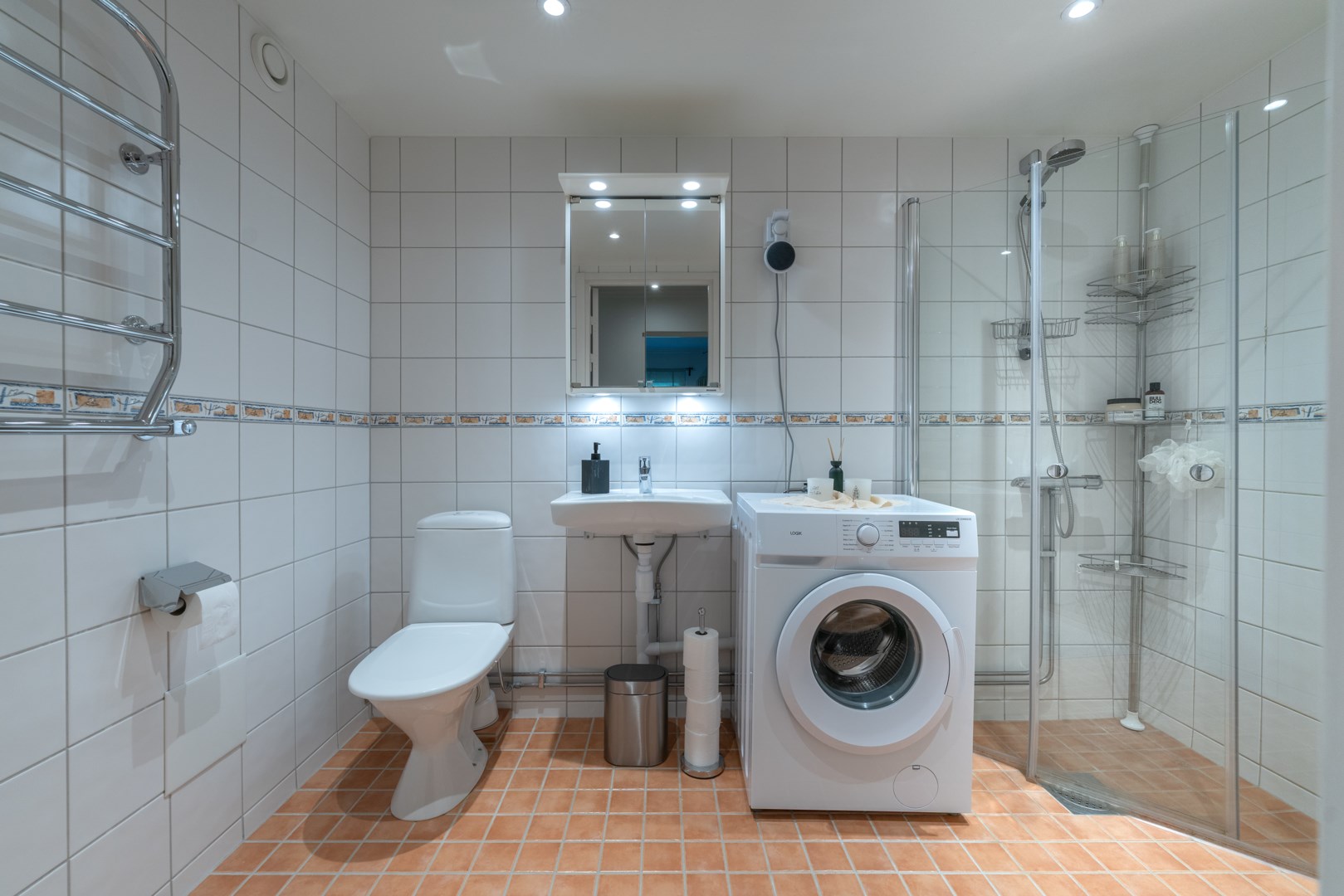 Bostadsbild från Solskensvägen 19, Såld i Östra Tullingeberg, Botkyrka