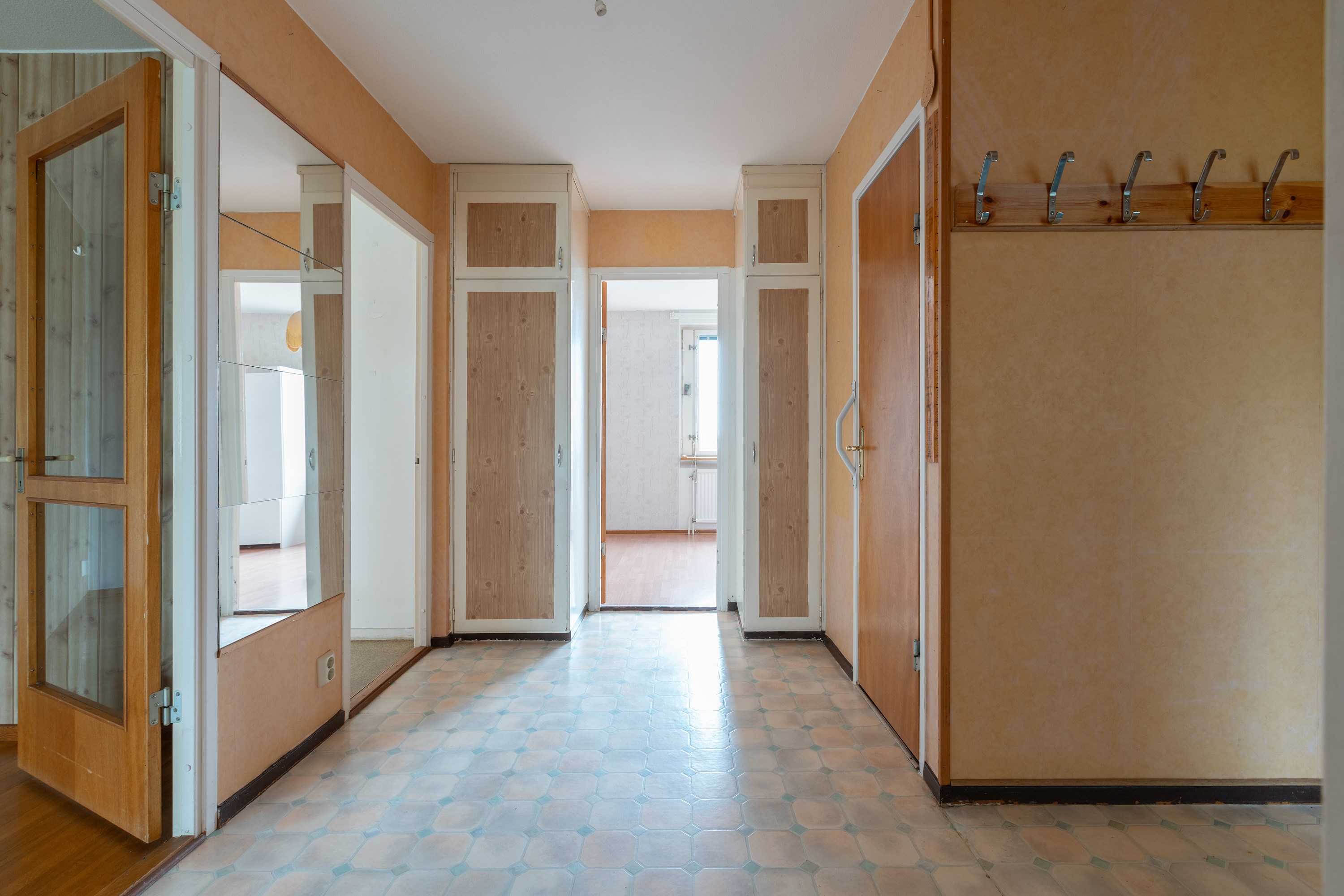 Bostadsbild från Tullingebergsvägen 25, Såld i G:a Tullingeberg, Botkyrka