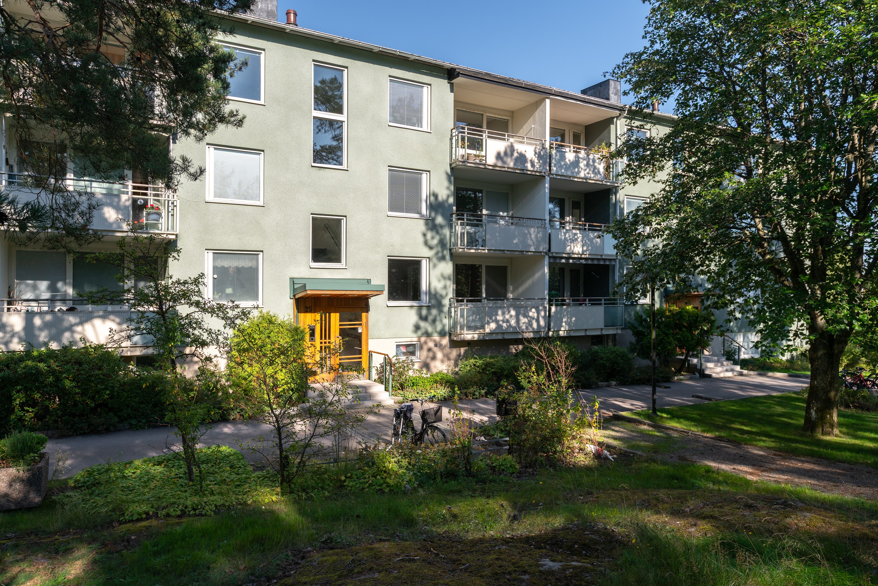 Bostadsbild från Tullingebergsvägen 25, Såld i G:a Tullingeberg, Botkyrka