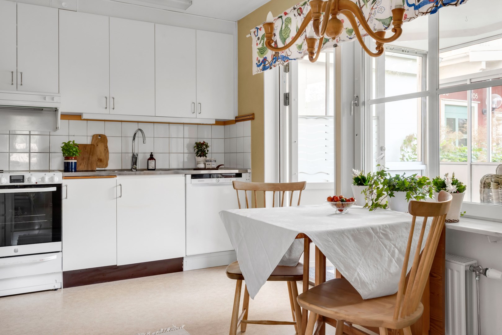 Bostadsbild från Stenbrohultsvägen 103, Till salu i Sävja, Uppsala