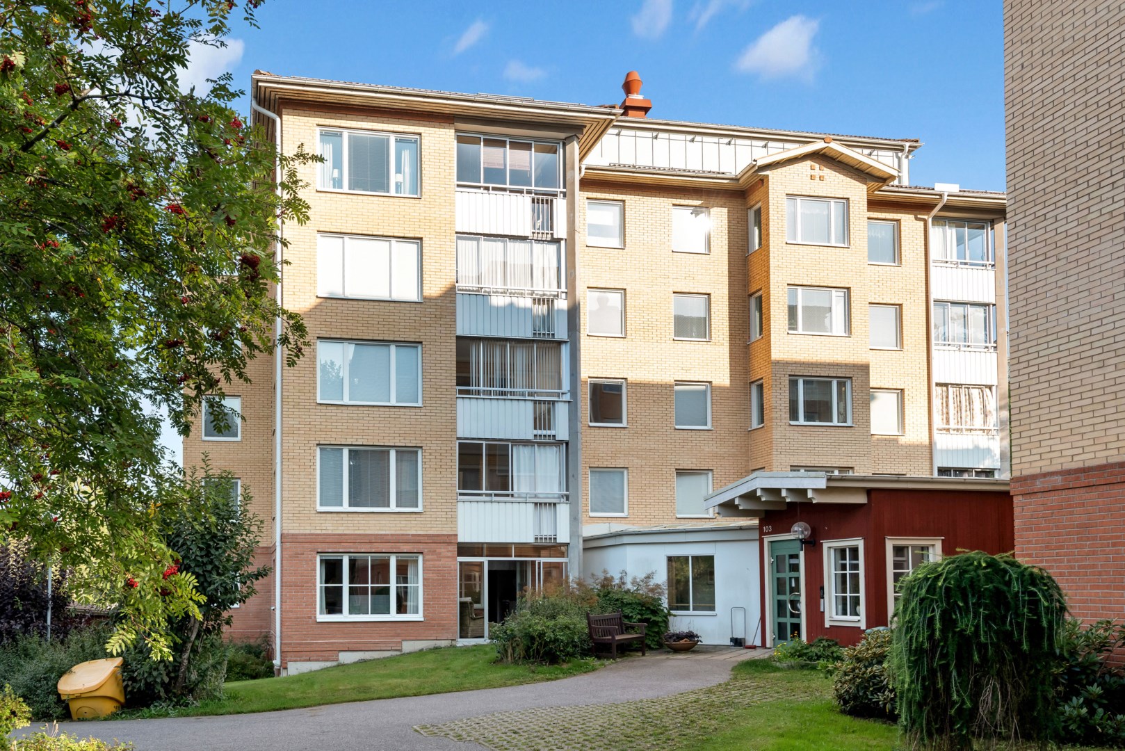 Bostadsbild från Stenbrohultsvägen 103, Till salu i Sävja, Uppsala