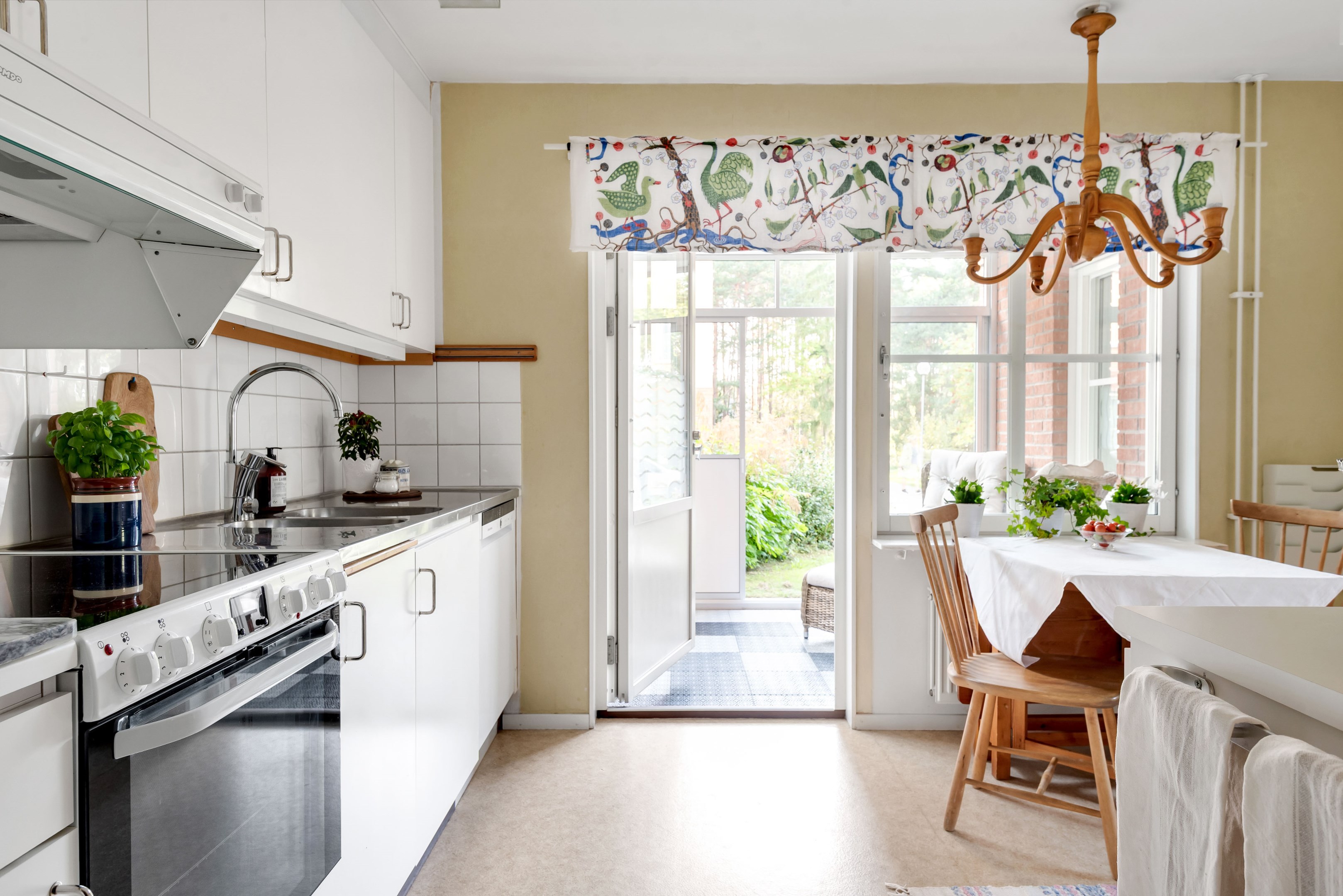 Bostadsbild från Stenbrohultsvägen 103, Såld i Sävja, Uppsala