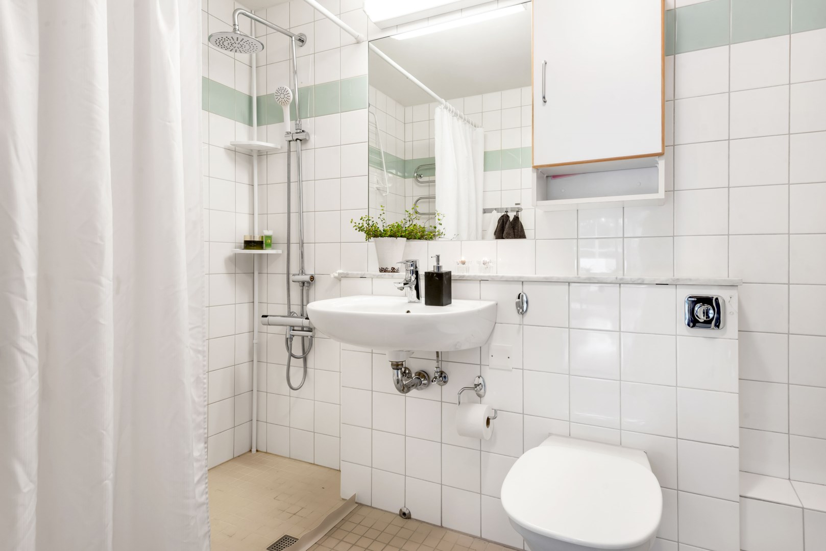 Bostadsbild från Stenbrohultsvägen 103, Till salu i Sävja, Uppsala