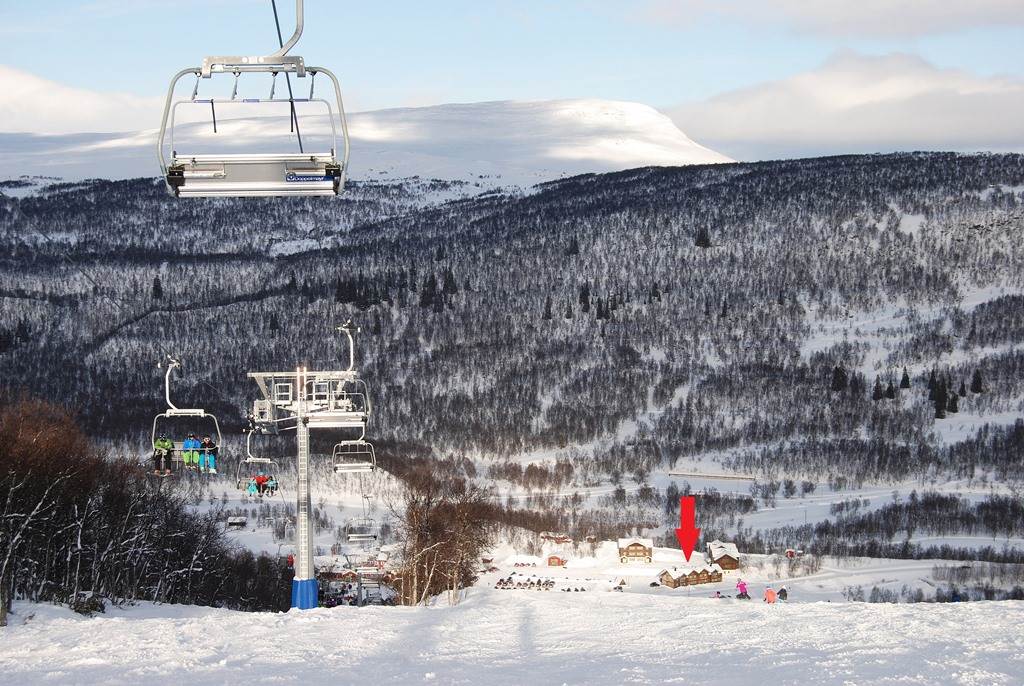 Brf Bergfinken har eftermiddagssol.