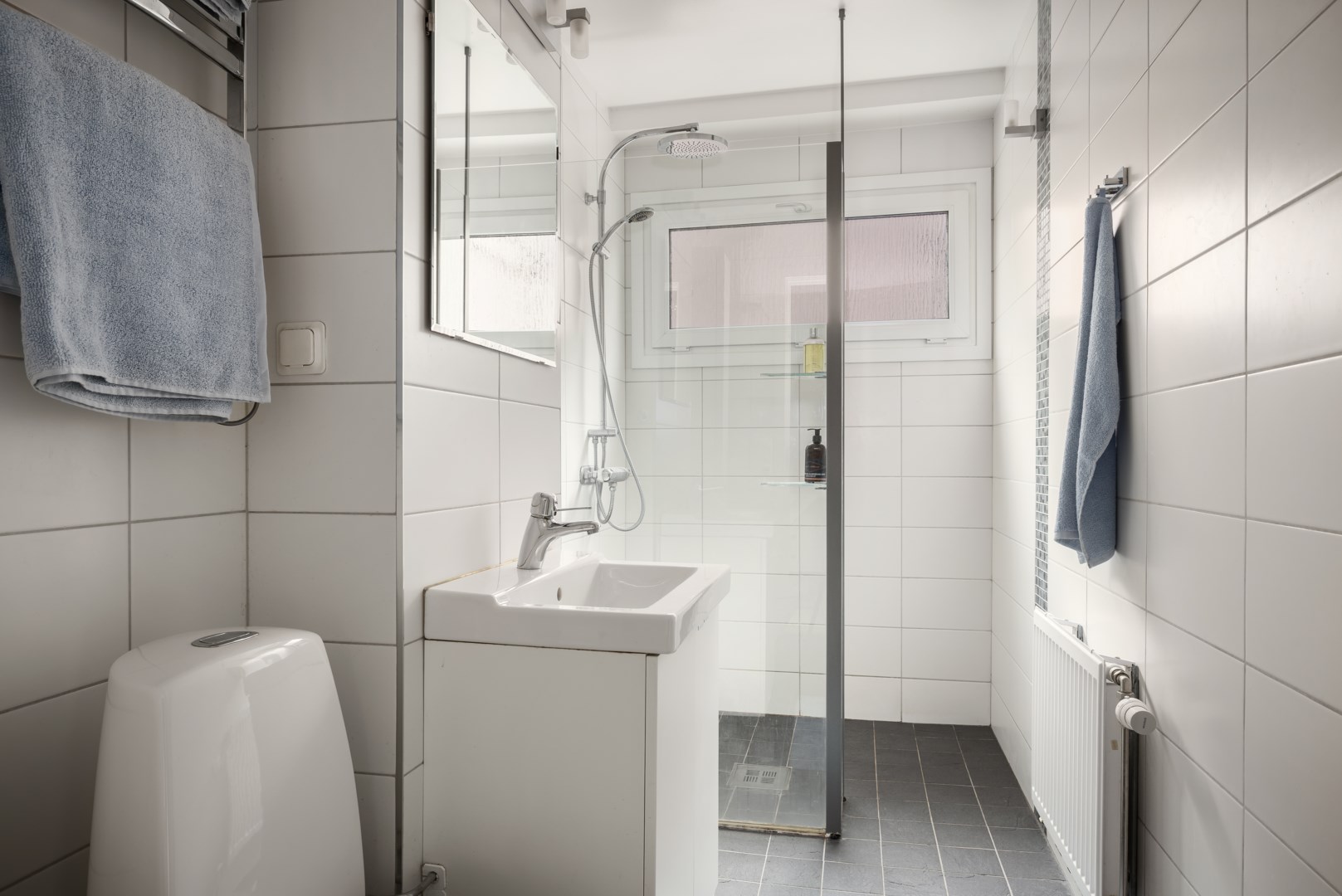 Bostadsbild från Ljuskärrsvägen 88, Kommande i Ljuskärrsberget - Saltsjöbaden, Nacka