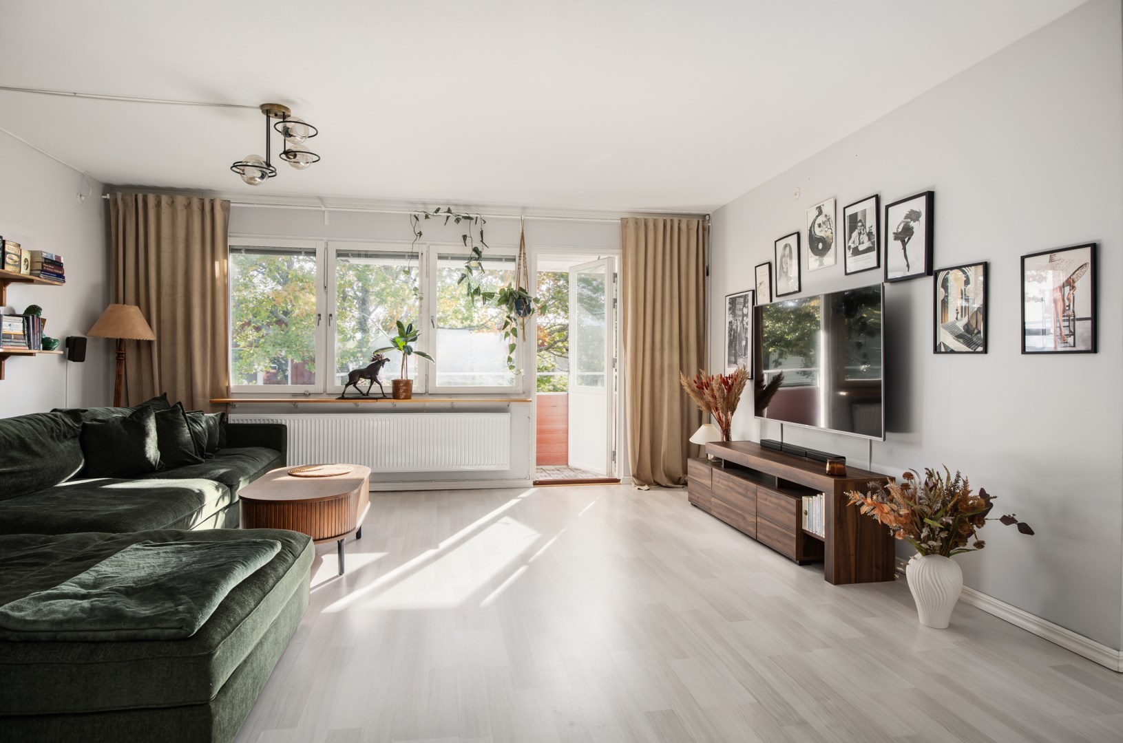 Bostadsbild från Ljuskärrsvägen 83, Till salu i Ljuskärrsberget - Saltsjöbaden, Nacka