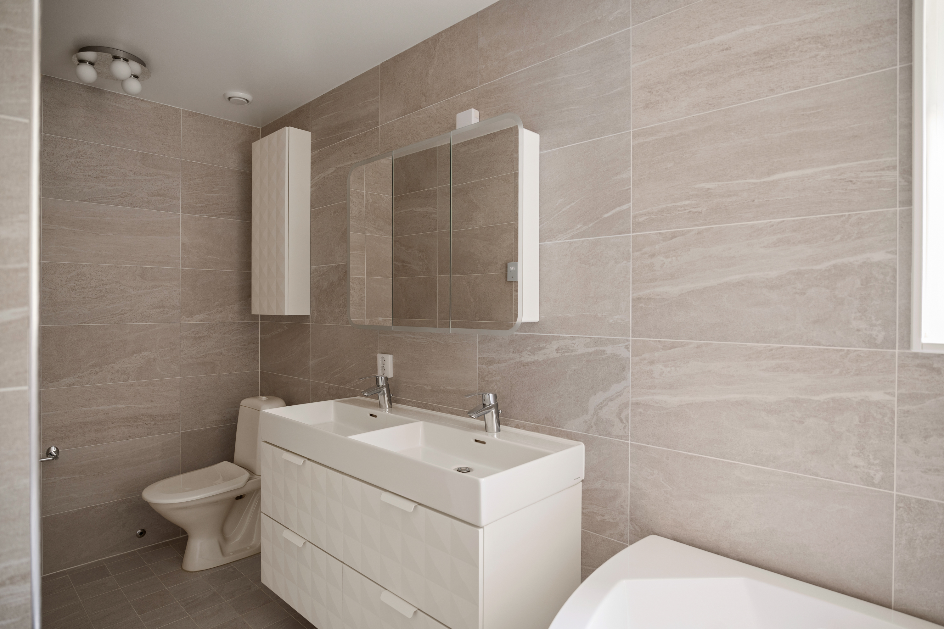 Bostadsbild från Åkervägen 19C, Till salu i Kummelnäs - Björnberget, Nacka