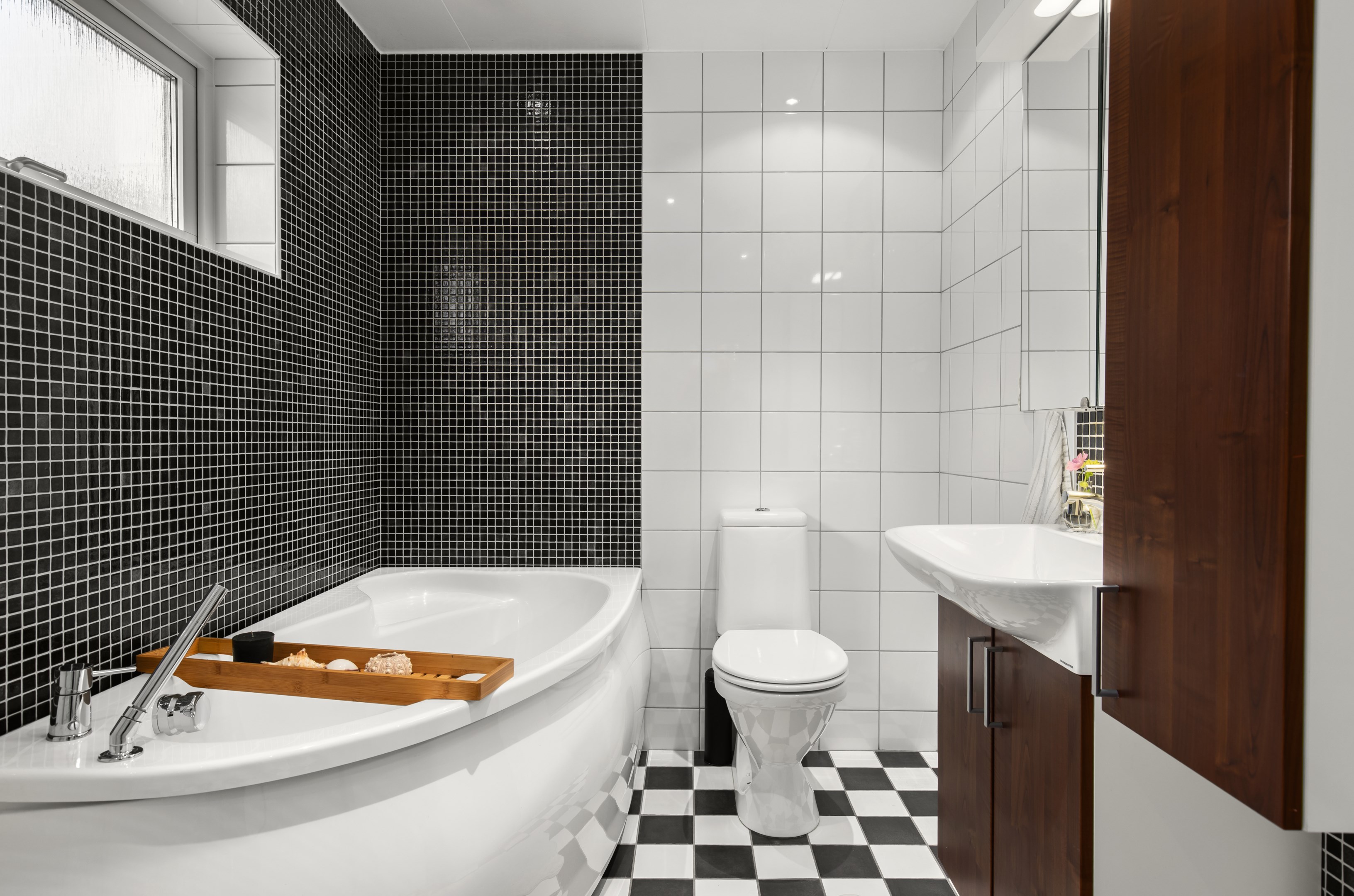 Bostadsbild från Gnejsvägen 22B, Såld i Saltsjö-Boo, Nacka