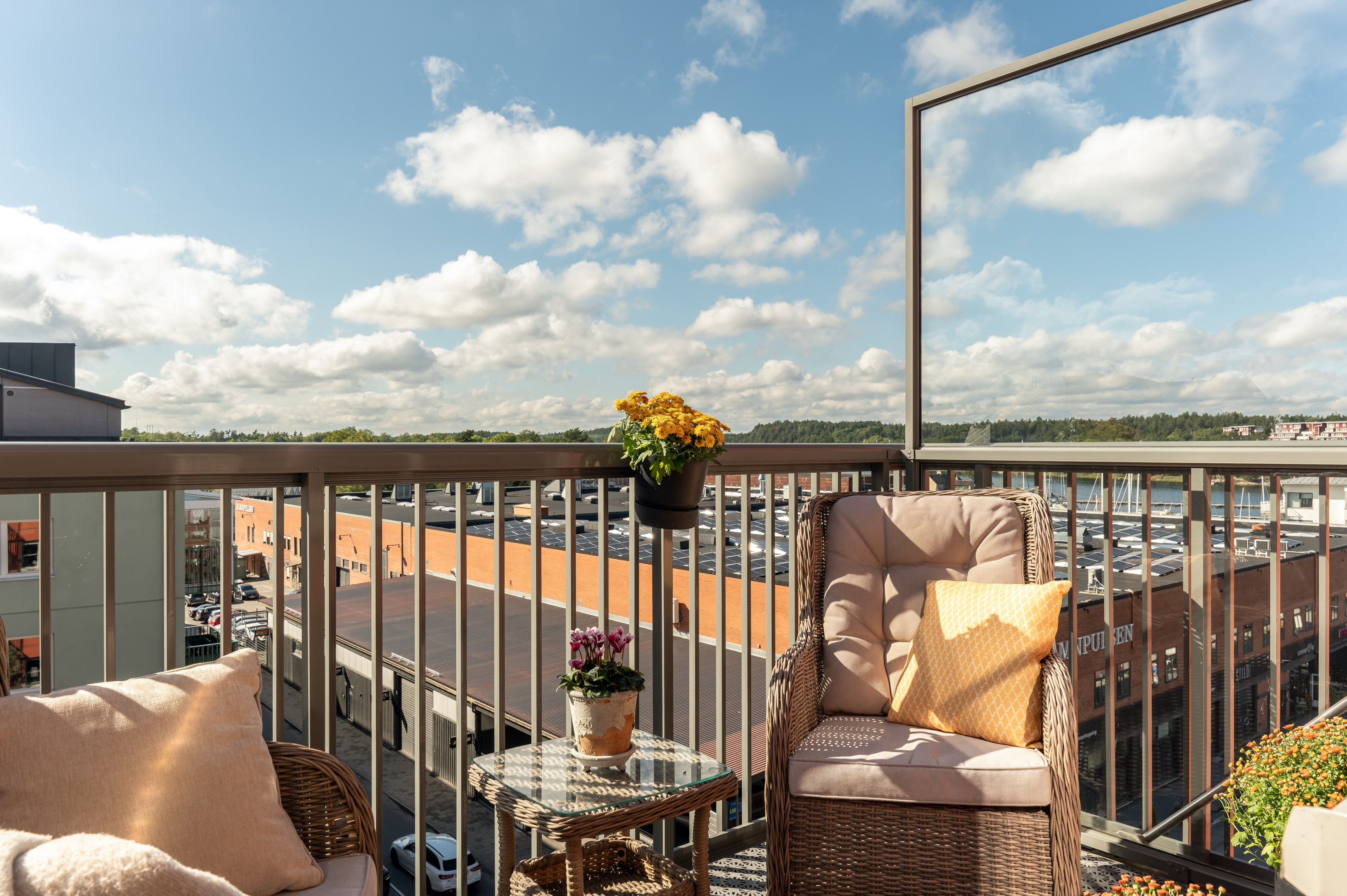 Bostadsbild från Chamottevägen 9, Såld i Porslinskvarteren, Värmdö