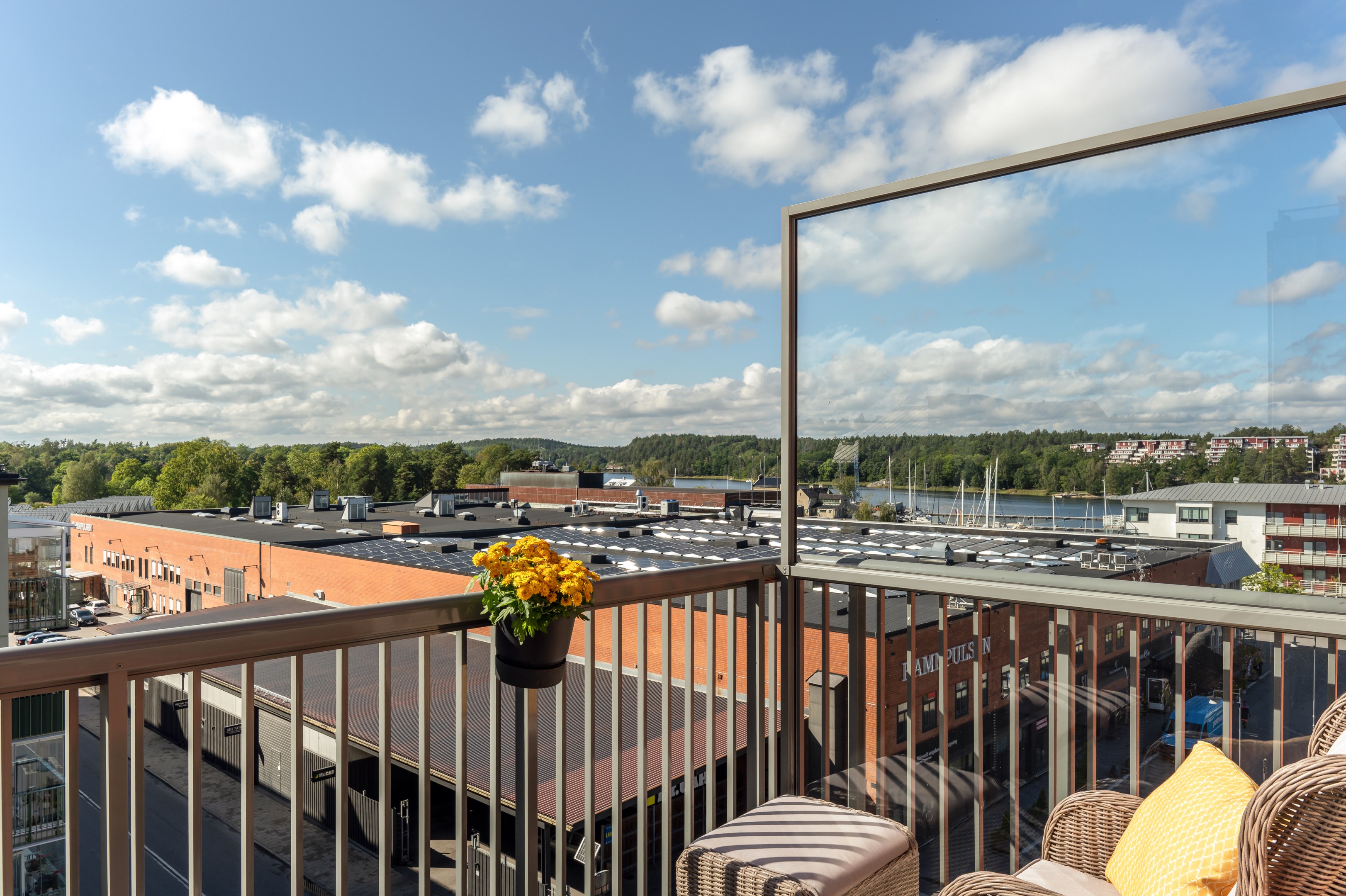 Bostadsbild från Chamottevägen 9, Såld i Porslinskvarteren, Värmdö