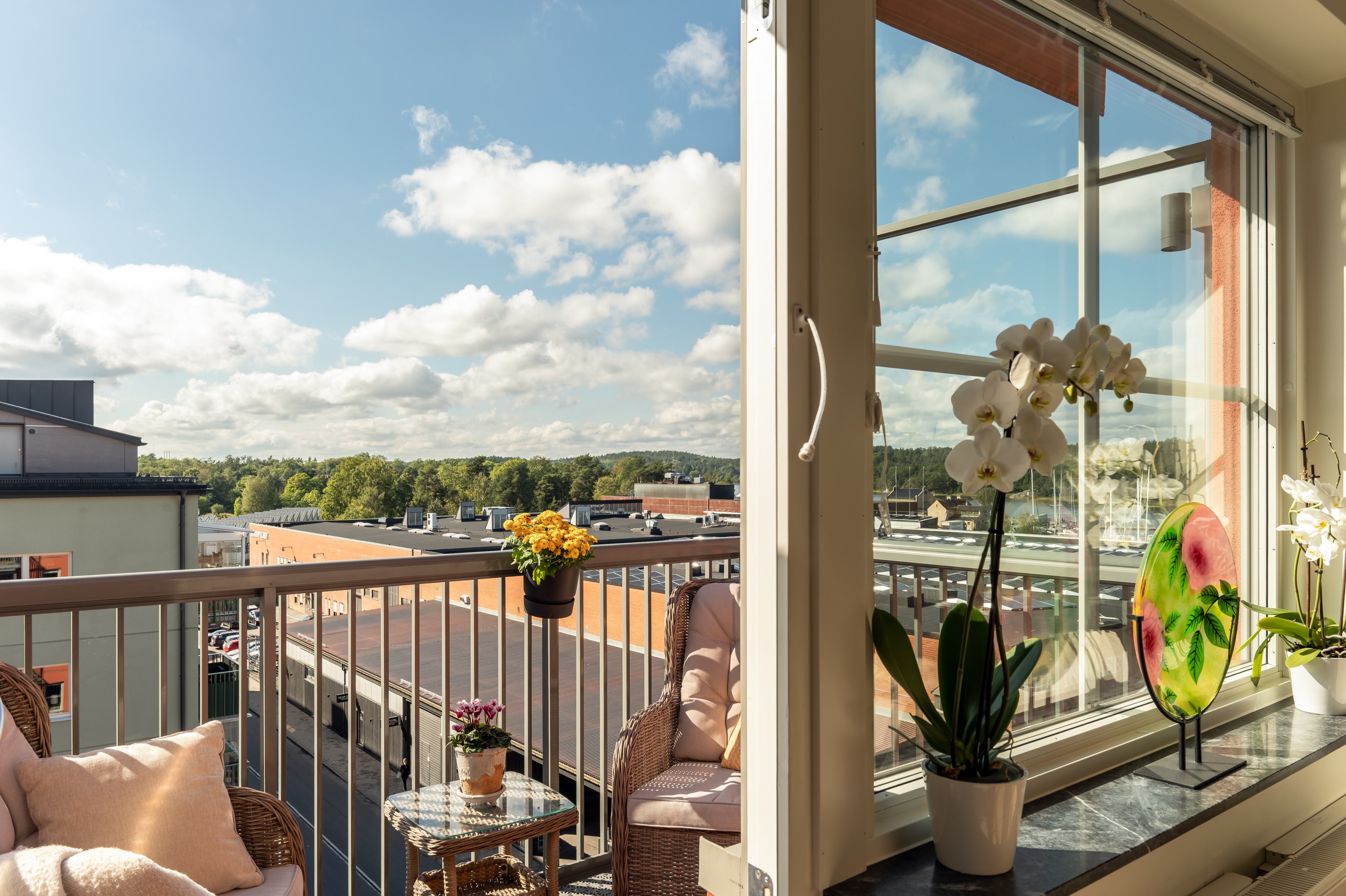 Bostadsbild från Chamottevägen 9, Såld i Porslinskvarteren, Värmdö