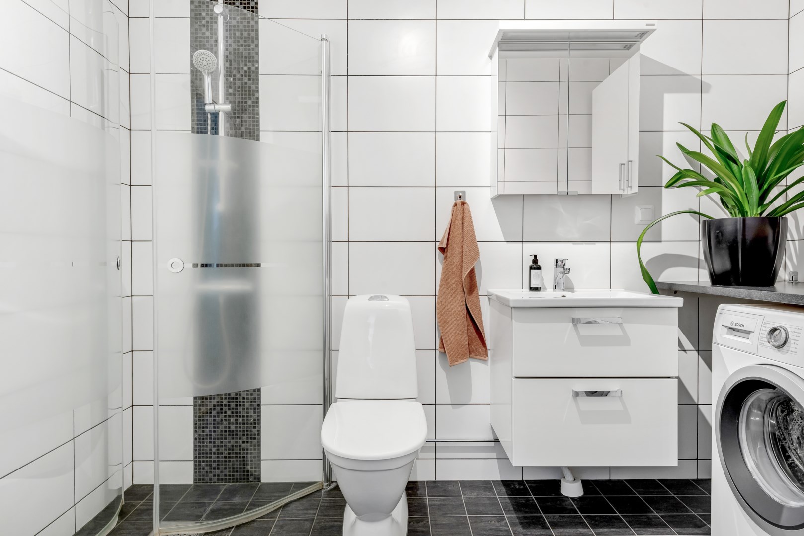 Bostadsbild från Industrigatan 37, Såld i Kungsängen, Uppsala