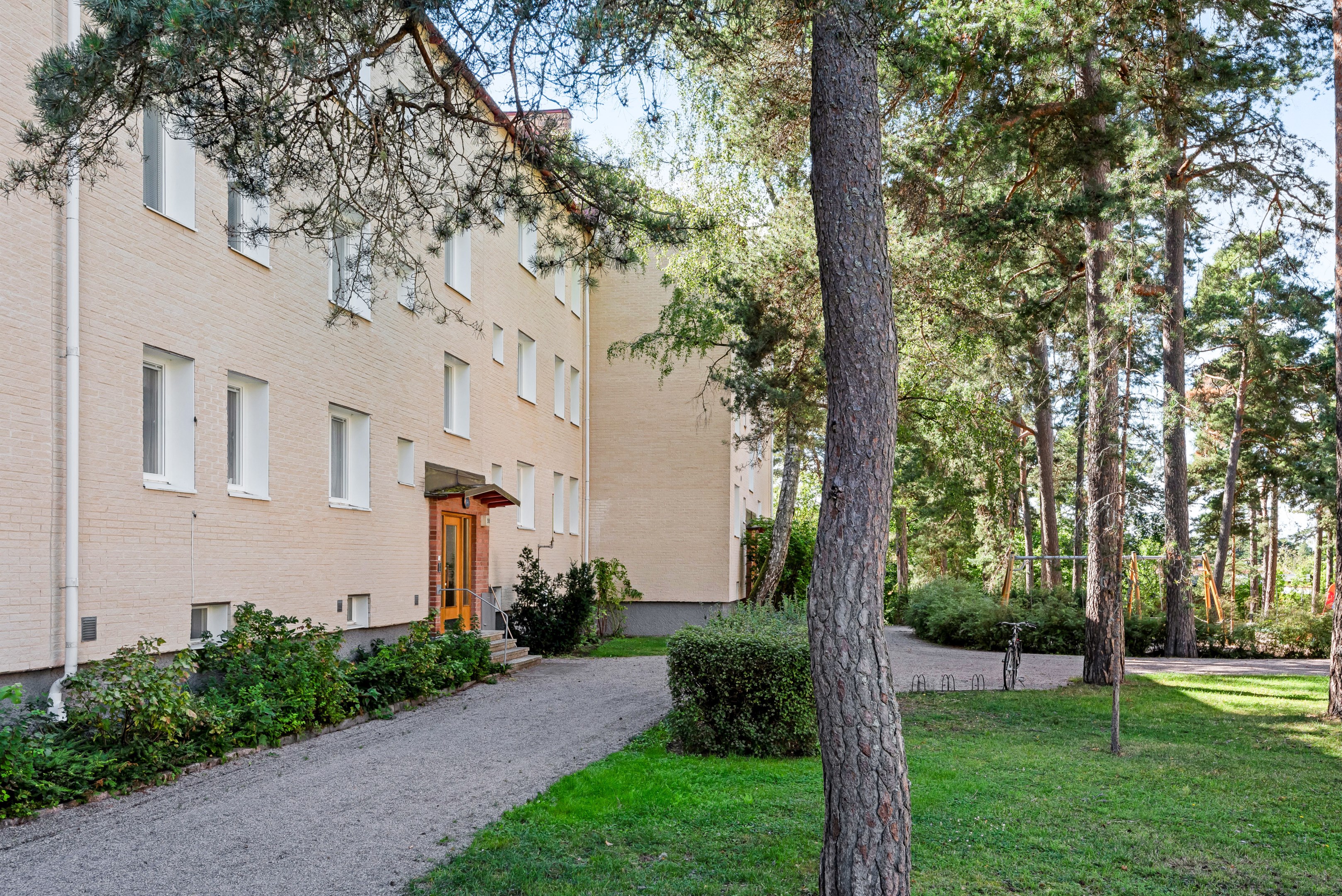 Bostadsbild från Lindsbergsgatan 9B, Till salu i Sommarro, Uppsala