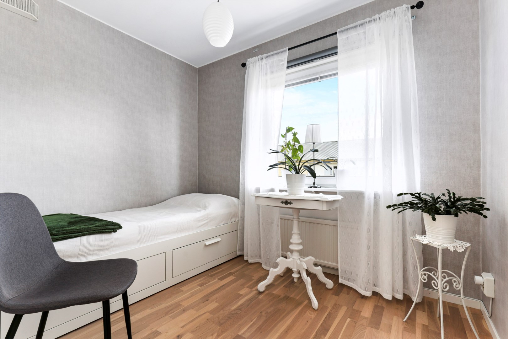 Bostadsbild från Stationsgatan 3 A, Till salu i Gimo, Östhammar