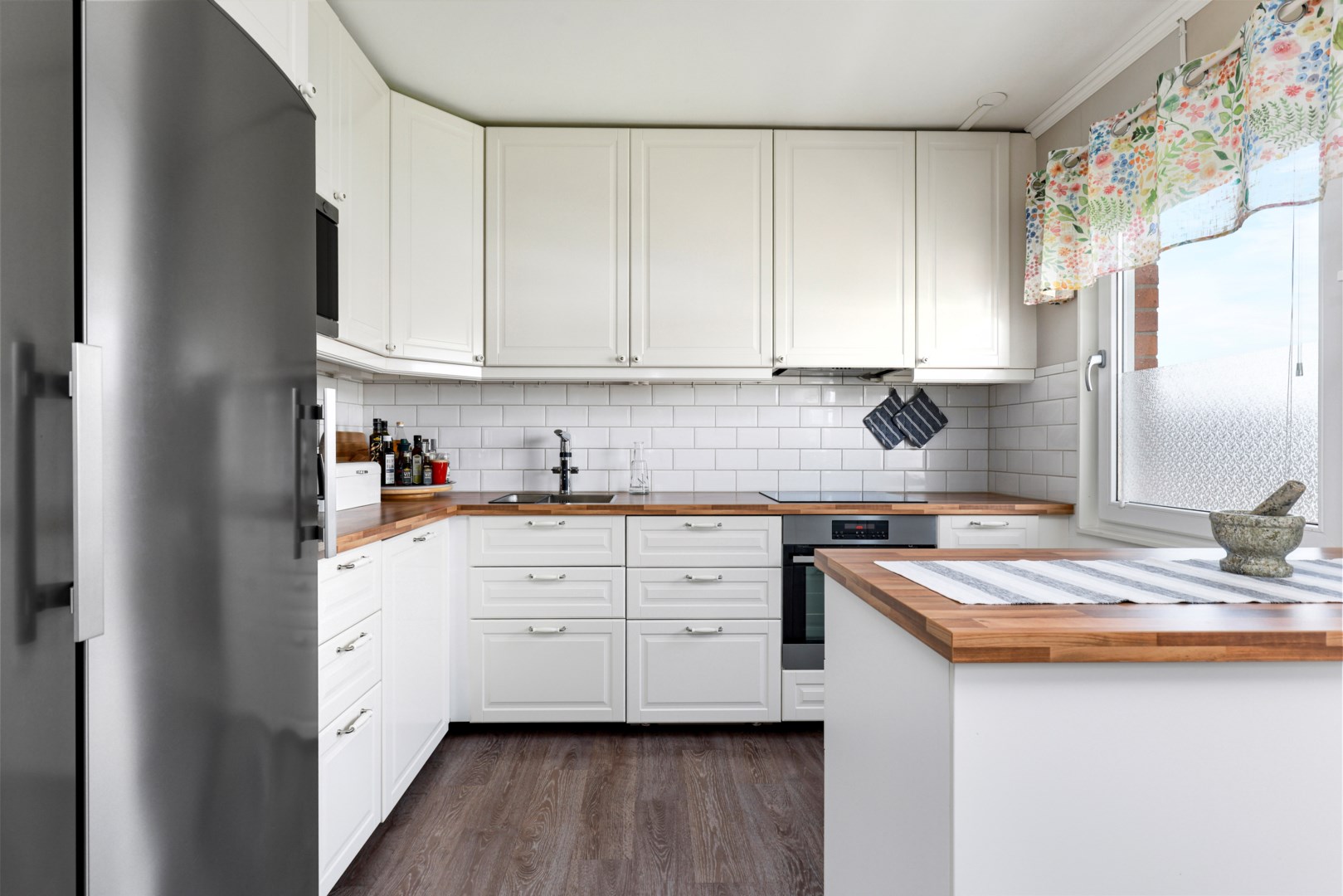 Bostadsbild från Stationsgatan 3 A, Till salu i Gimo, Östhammar